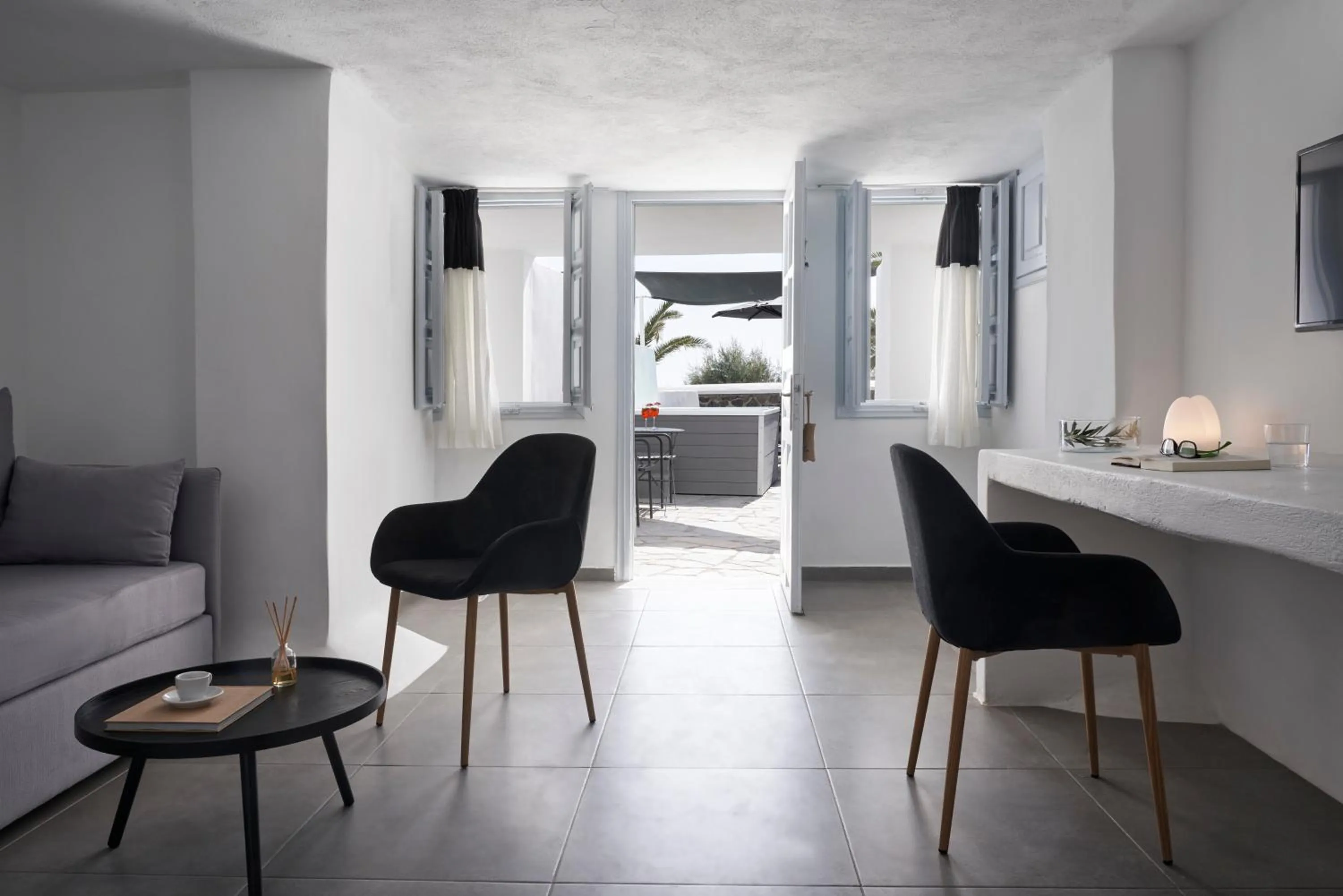 Living room in Mr and Mrs White Oia - Santorini