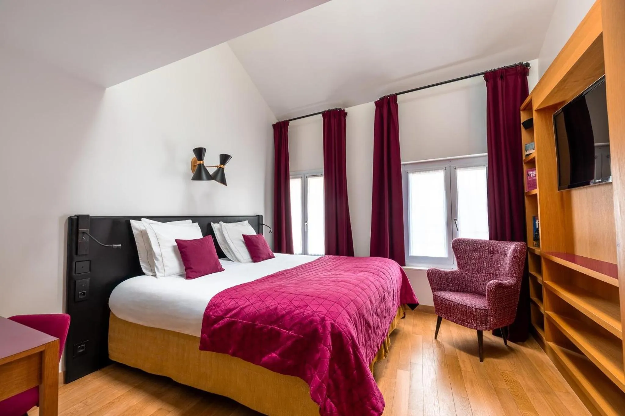 Photo of the whole room, Bed in Hôtel Artus