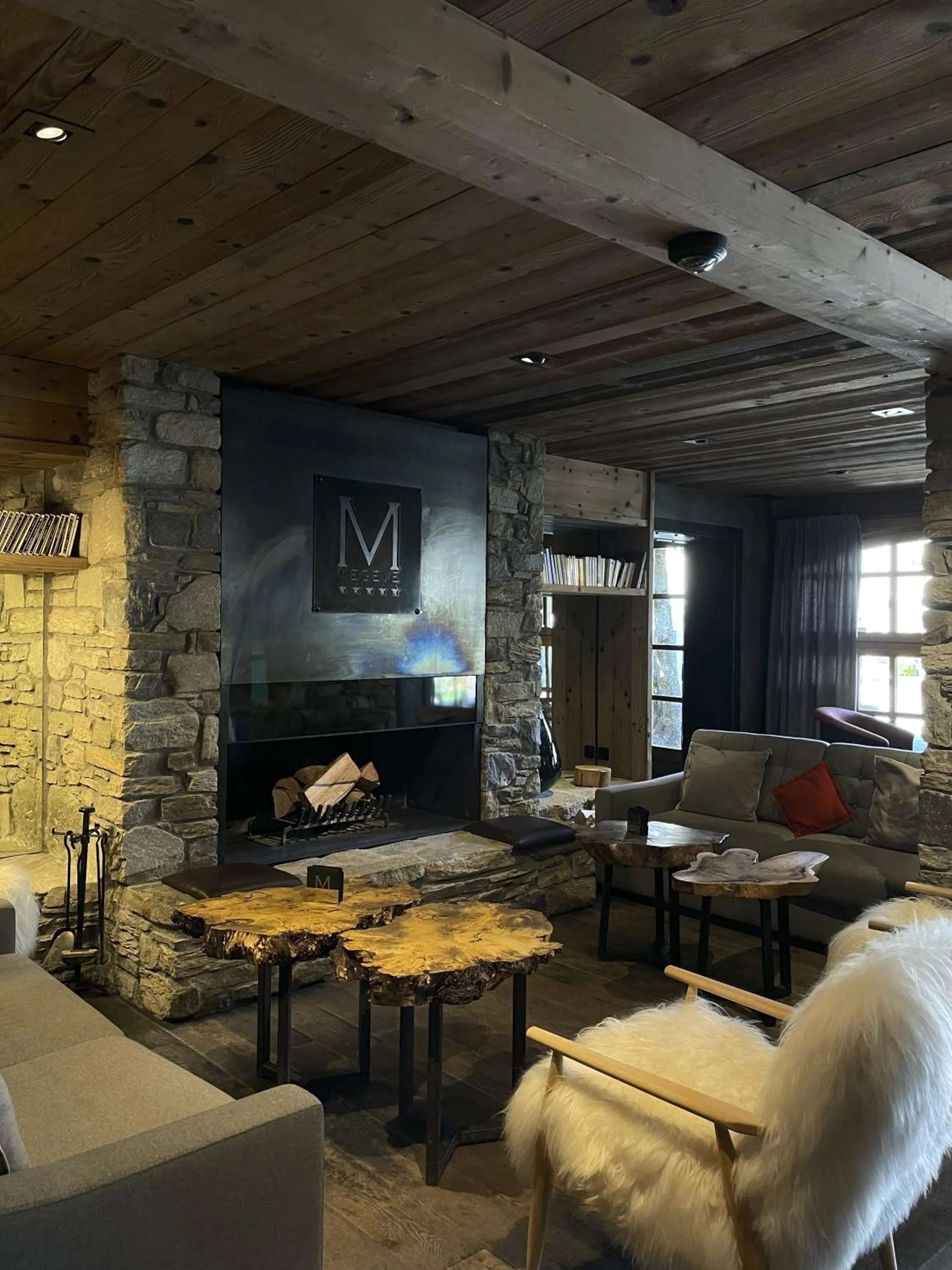 Facade/entrance in M de Megève