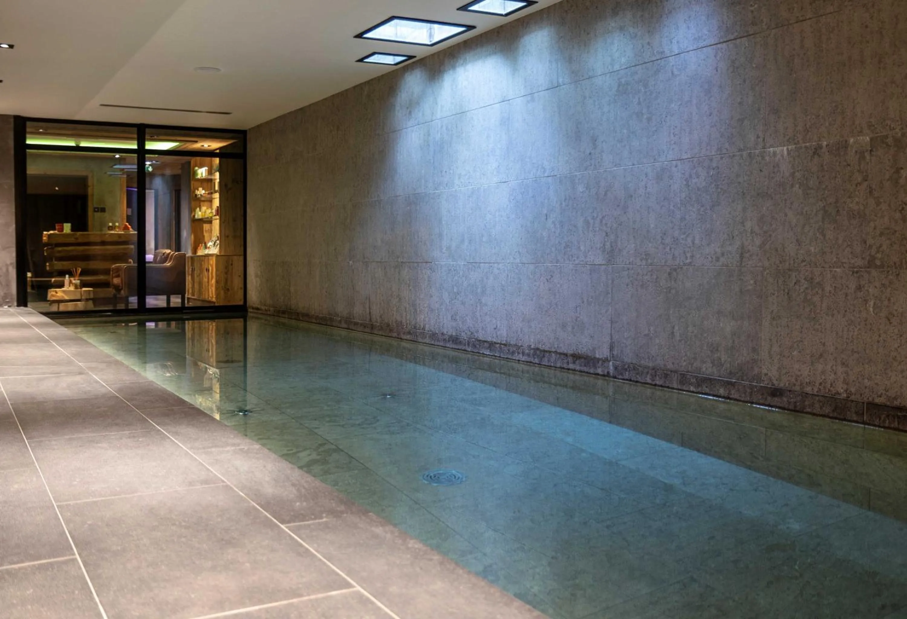 Pool view in M de Megève