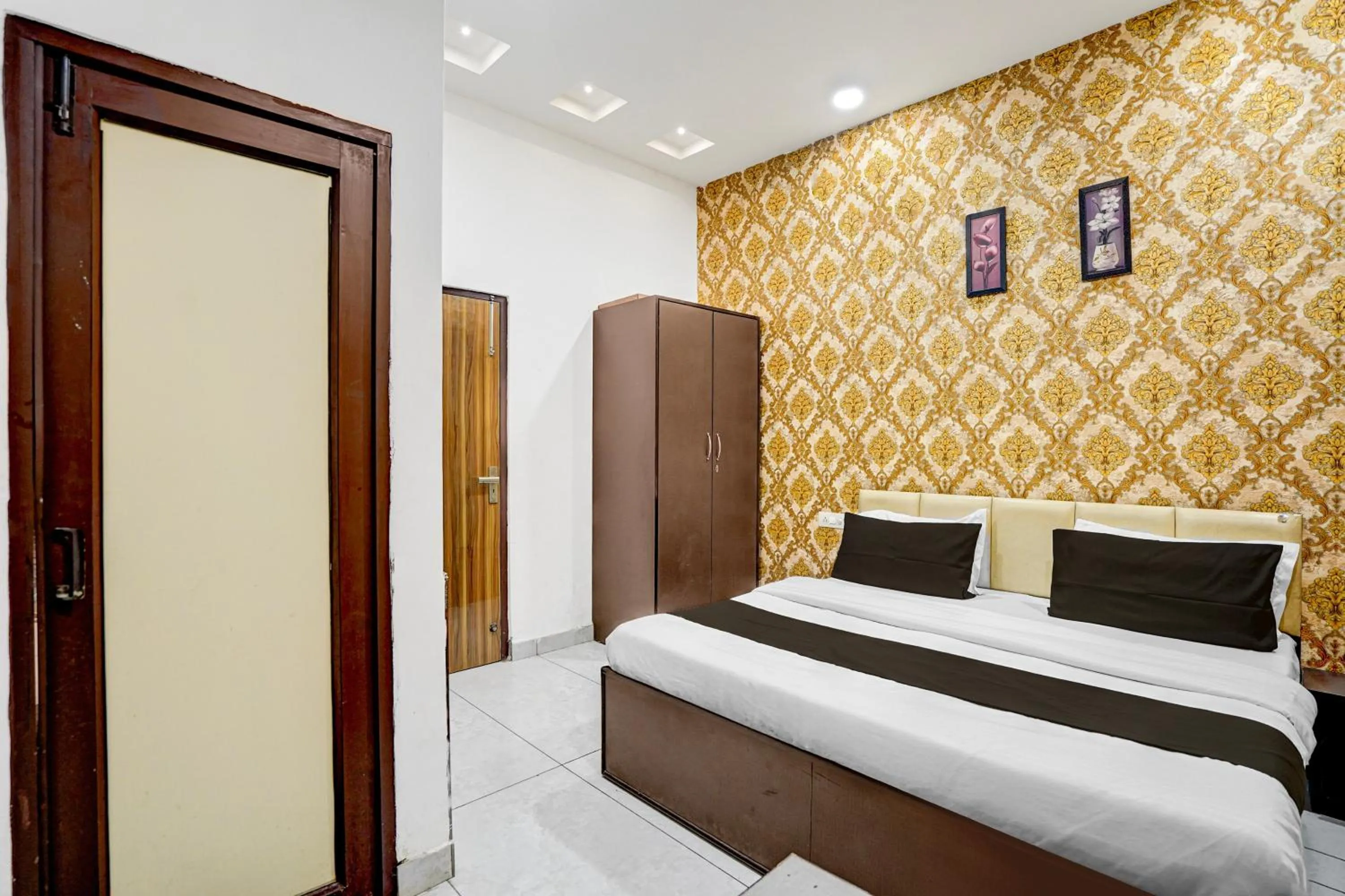 Bedroom, Bed in Hotel O Silver Arc Mall Ludhiana Formerly White Solitaire