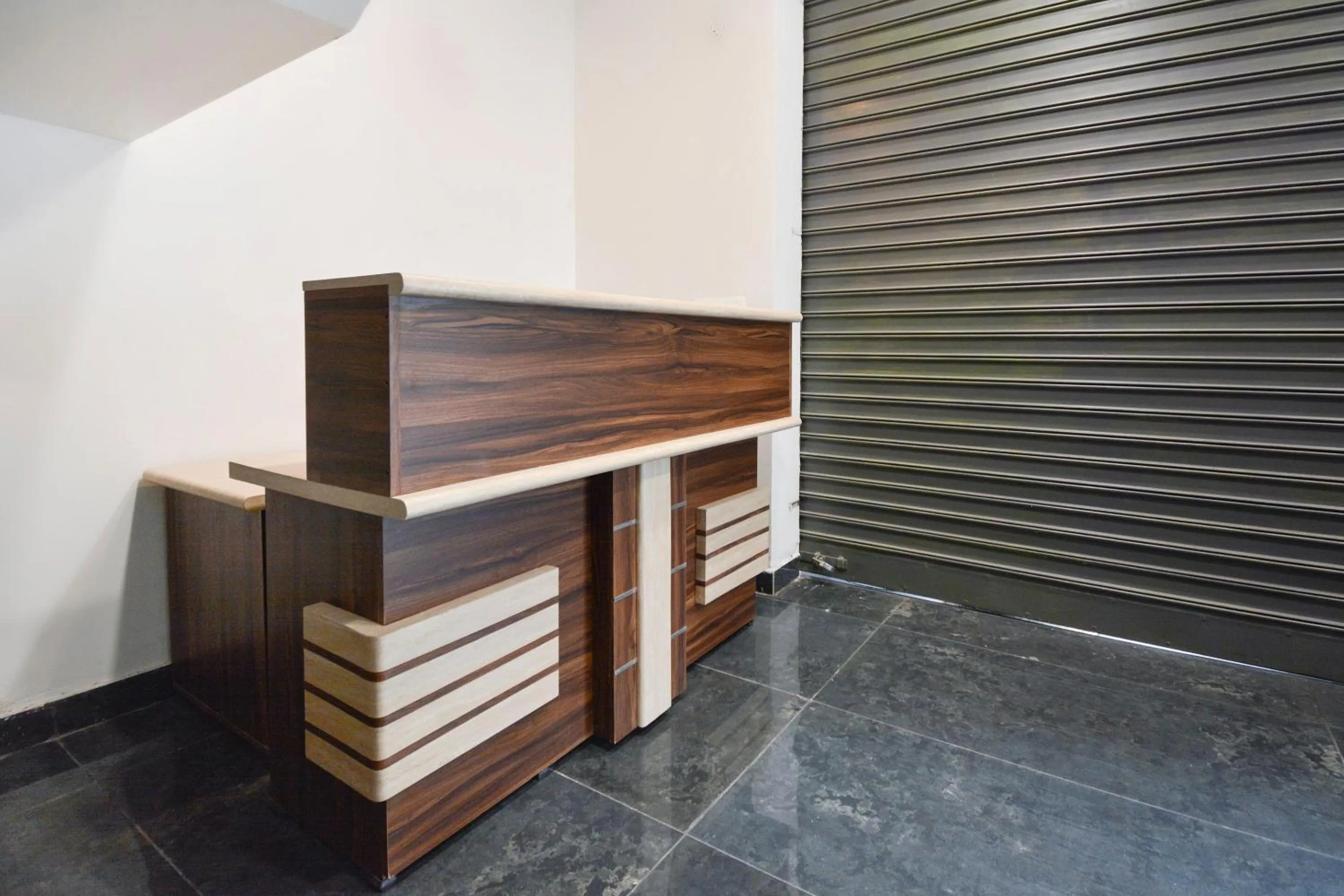 Lobby or reception in Hotel O White Solitaire