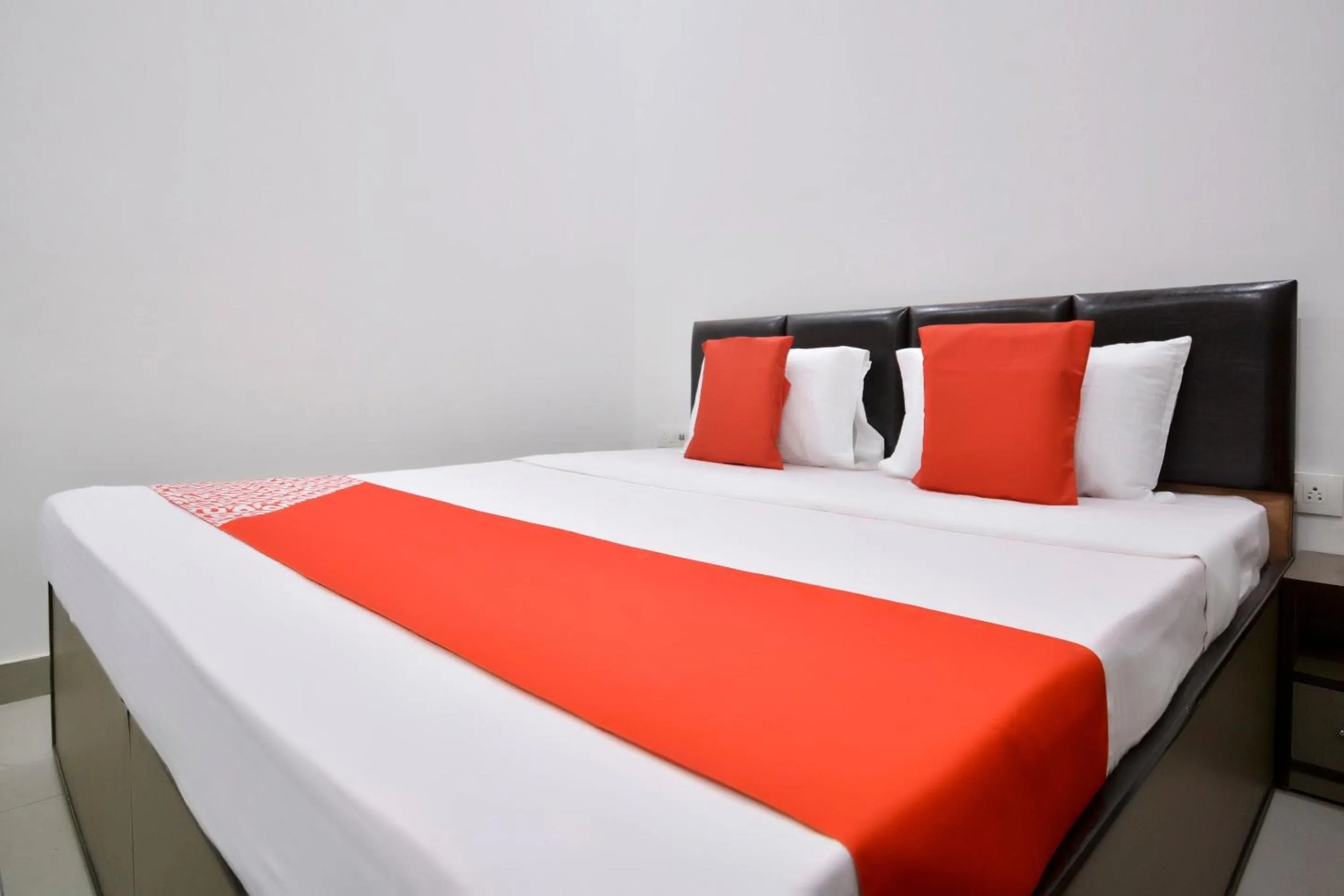 Bedroom in Hotel O White Solitaire