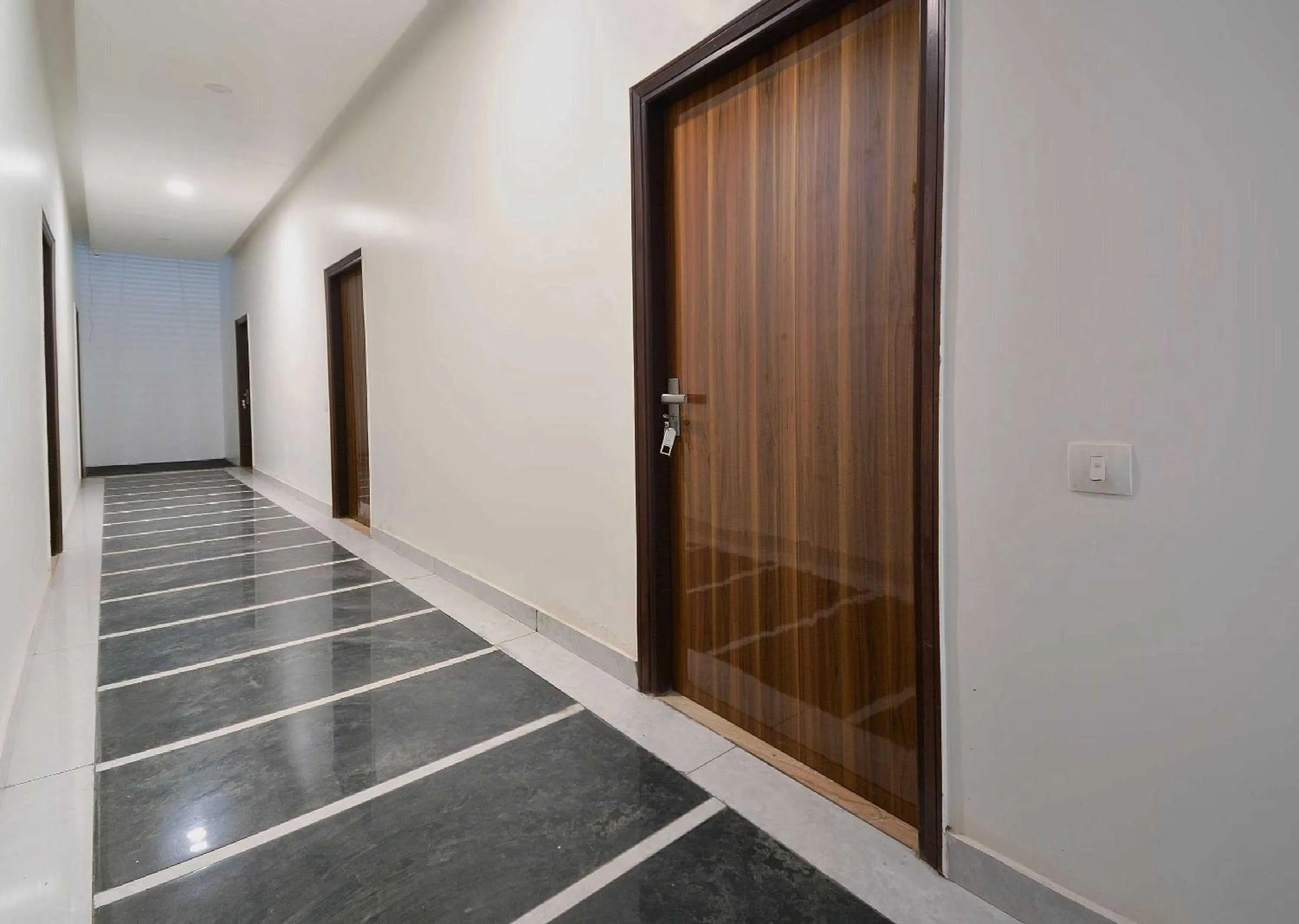 Lobby or reception in Hotel O White Solitaire