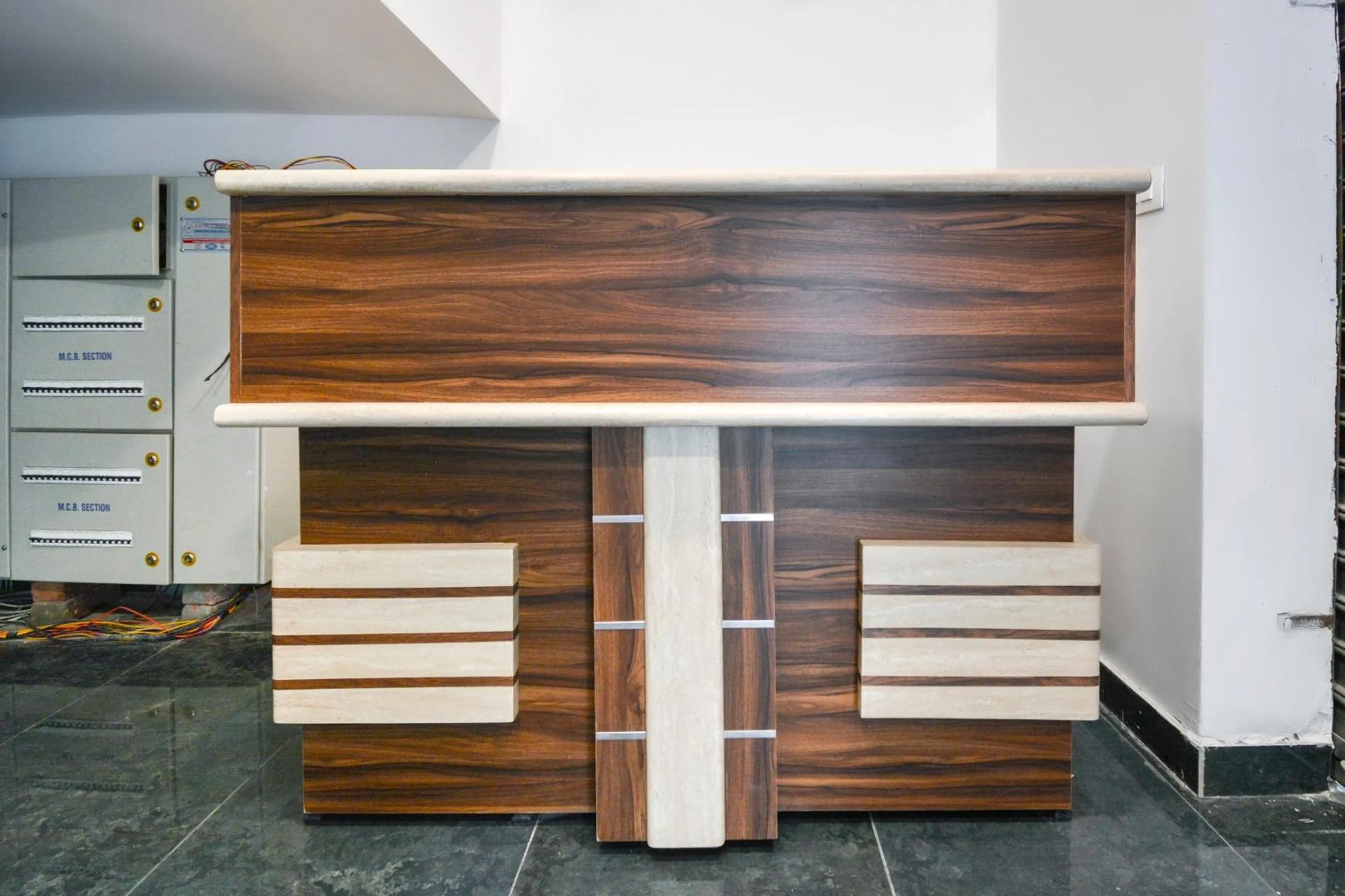 Lobby or reception in Hotel O White Solitaire