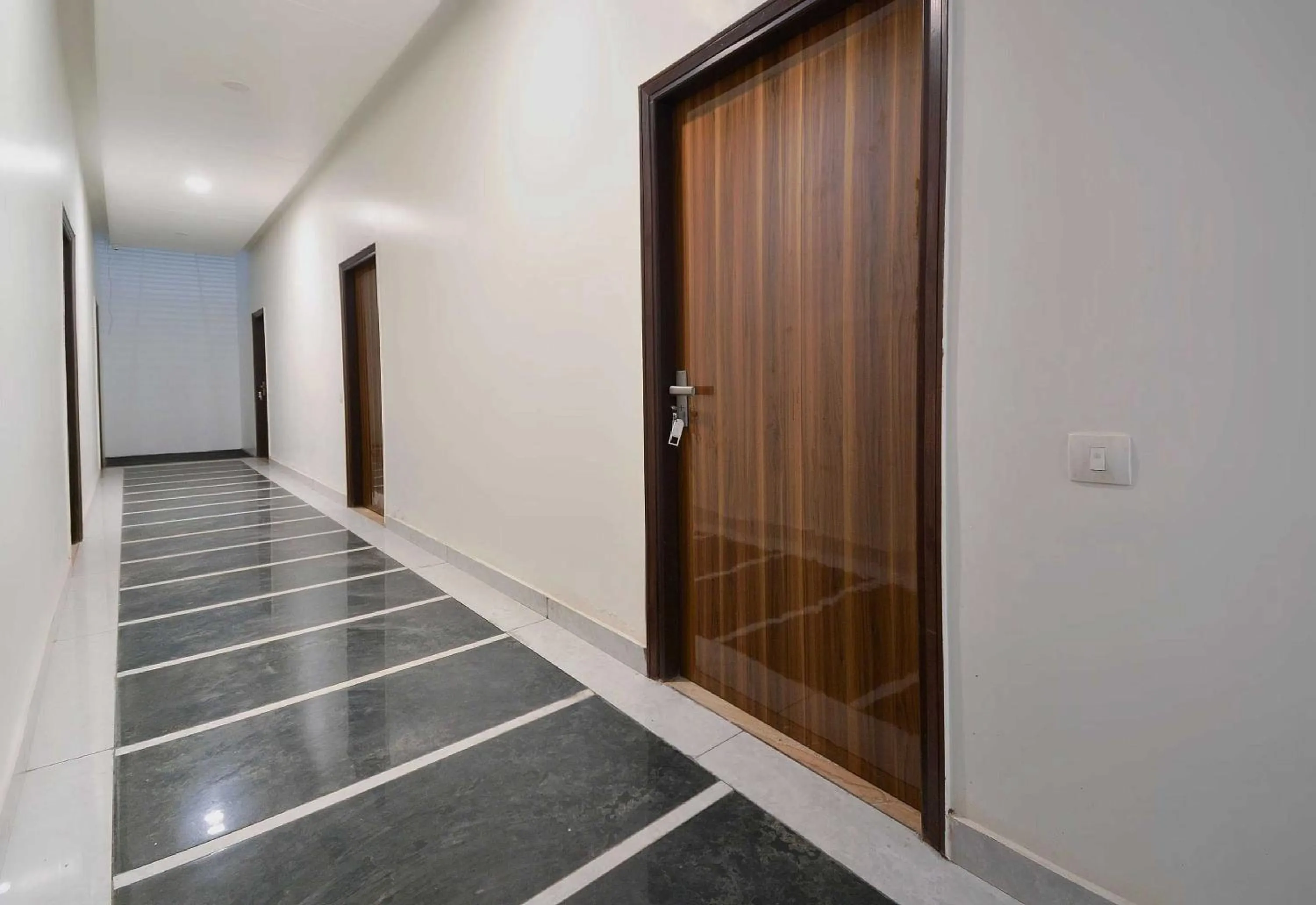 Lobby or reception in Hotel O White Solitaire