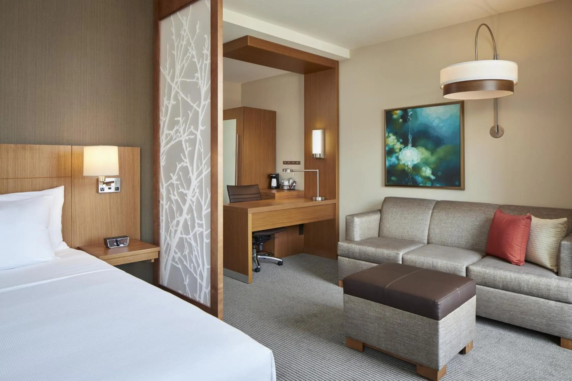 Seating area, Bed in Hyatt Place Evansville