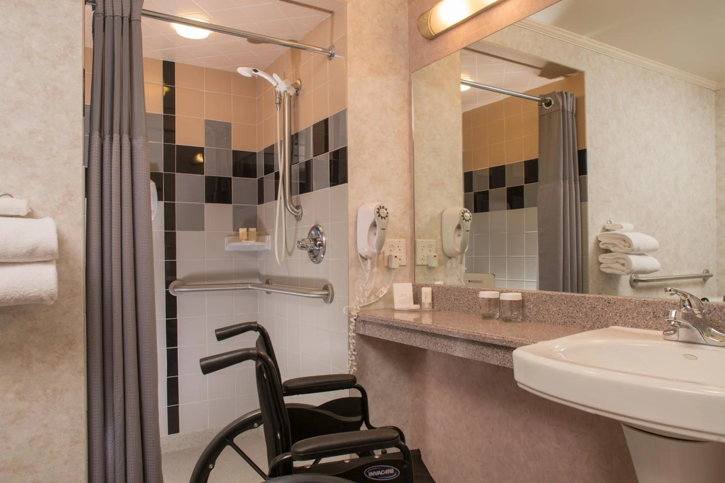 Bathroom in The Voyager Inn