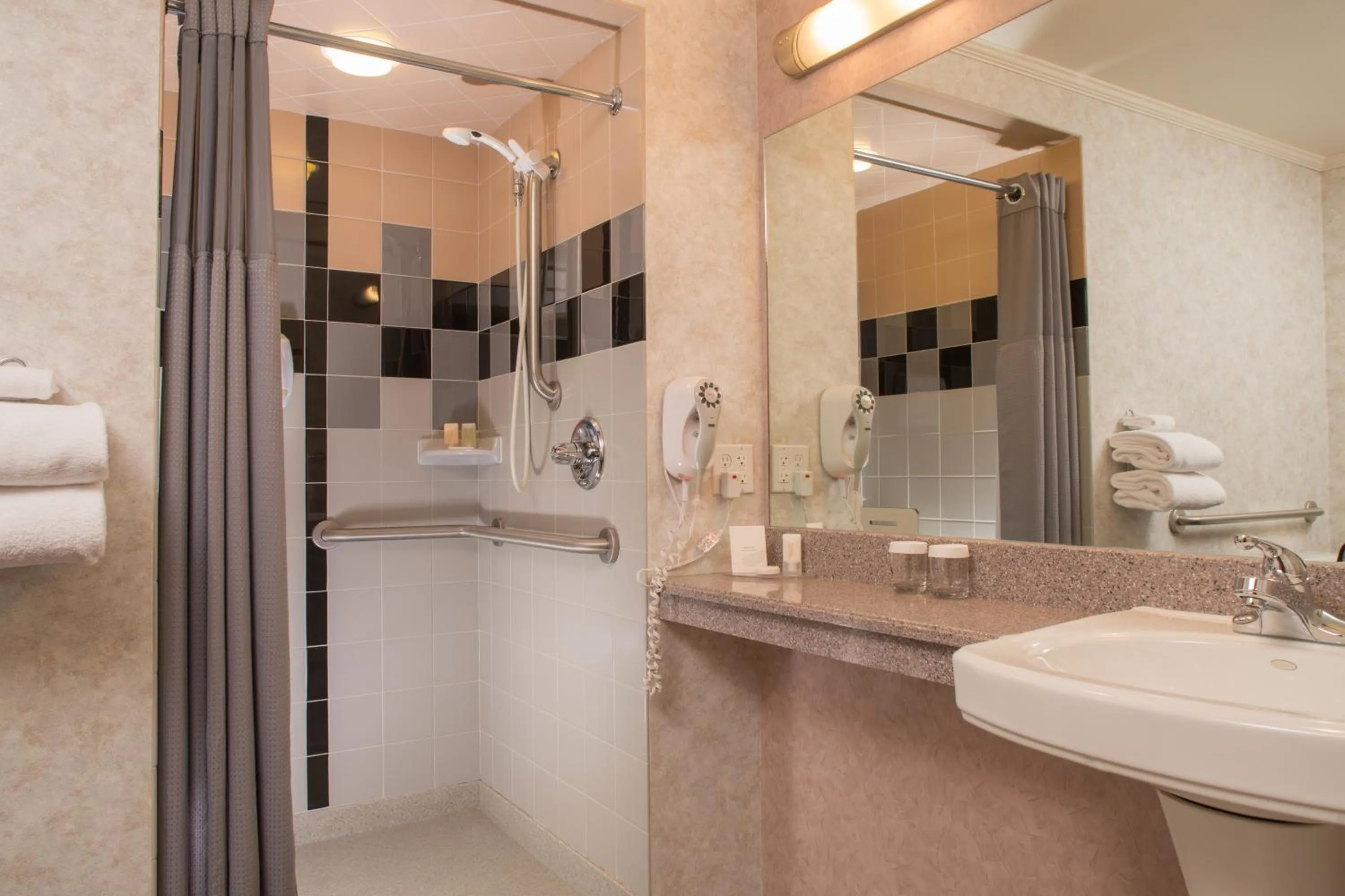 Bathroom in The Voyager Inn