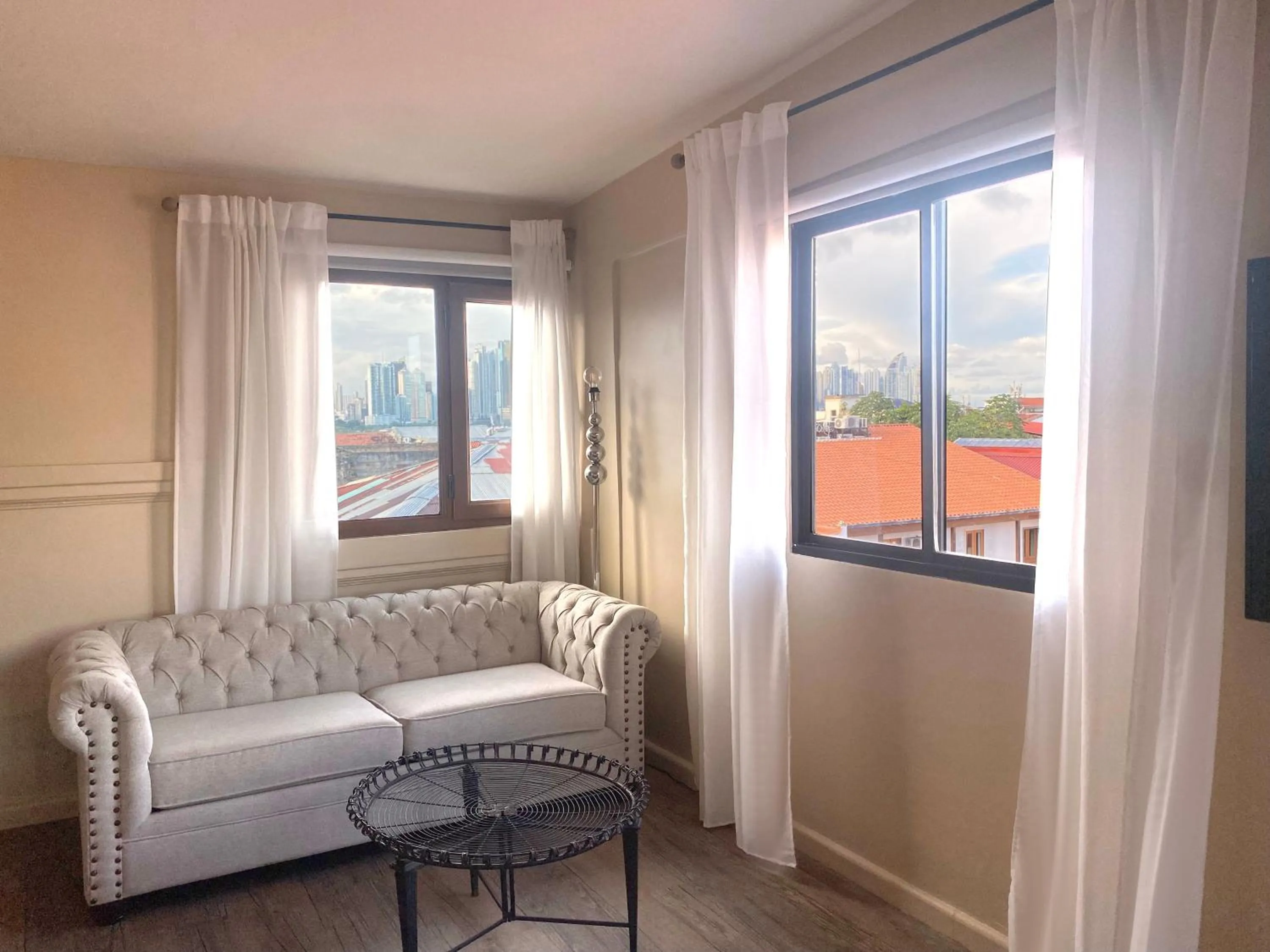 Coffee/tea facilities in Magnolia Inn