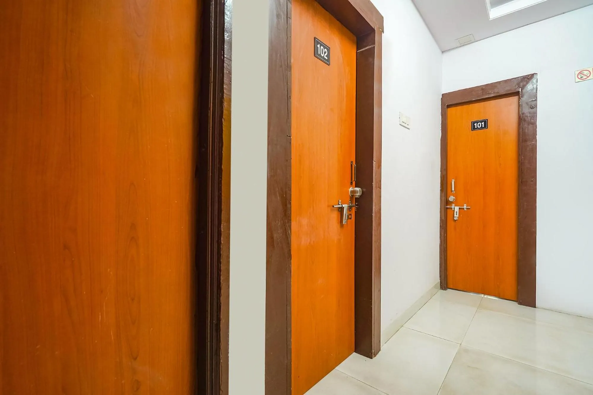 Lobby or reception in FabExpress Shraddha inn