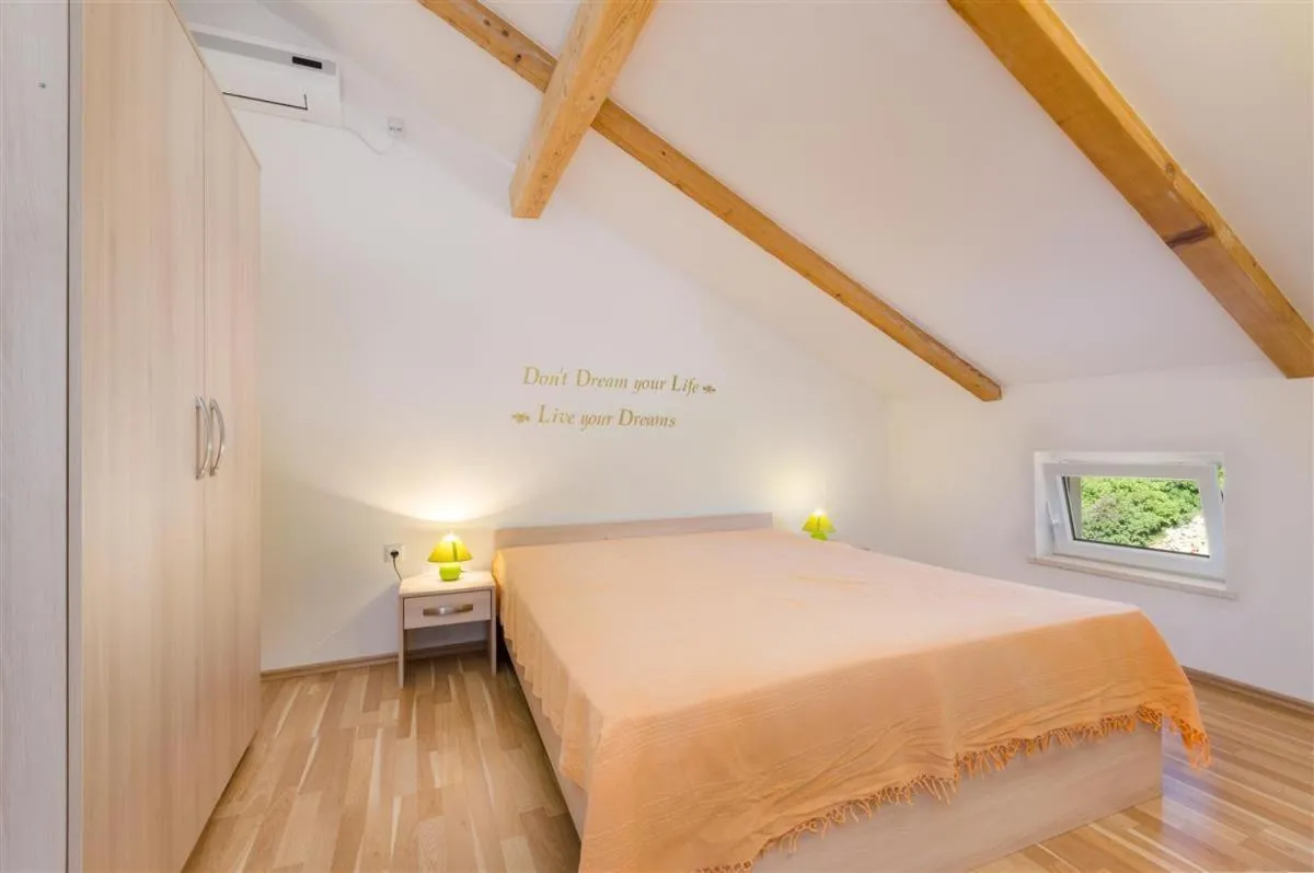 Bed in TIJANA