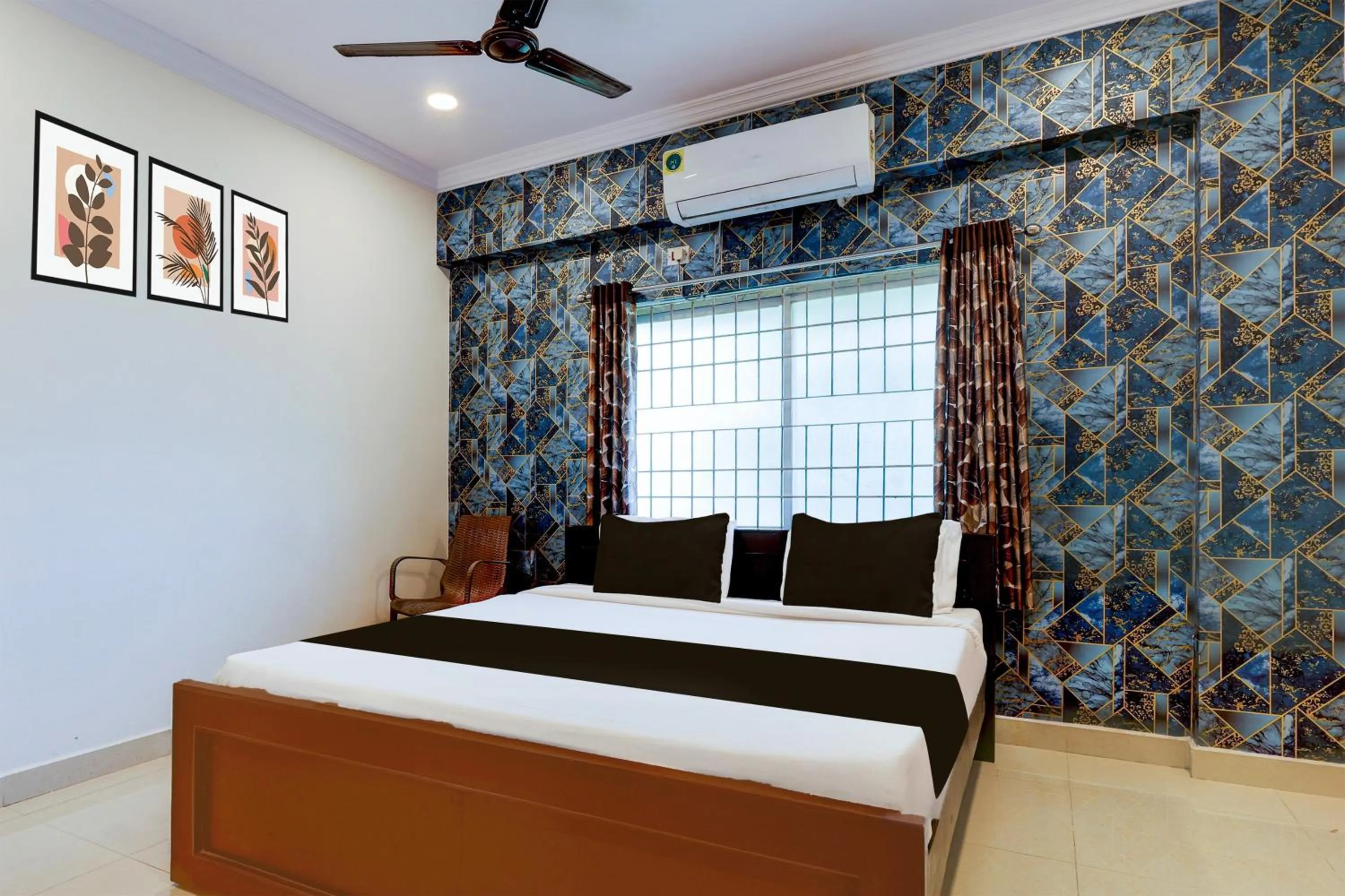 Bedroom, Bed in Super Hotel O Rushikonda Beach