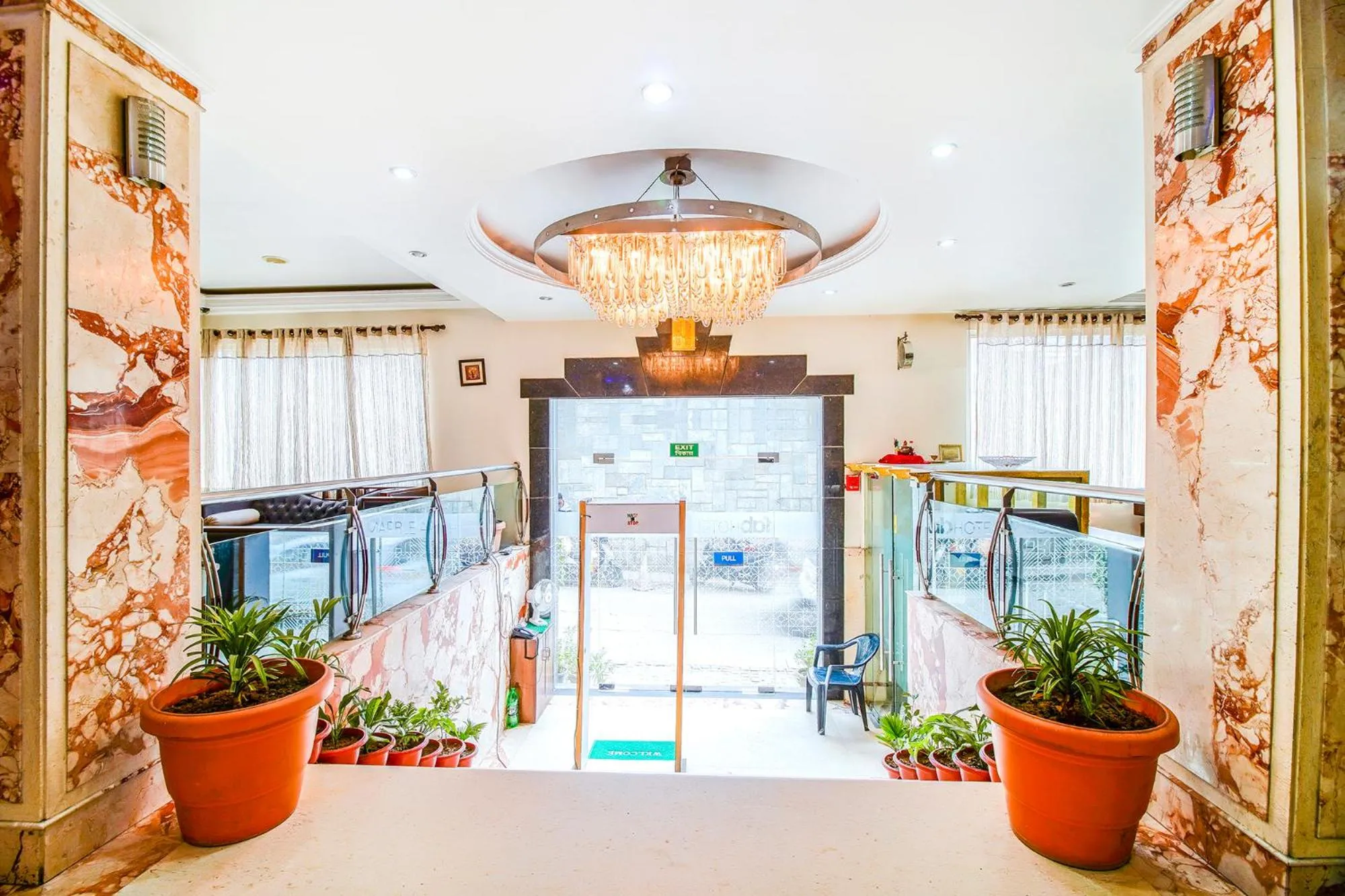 Lobby or reception in FabHotel Marble Arch Karol Bagh
