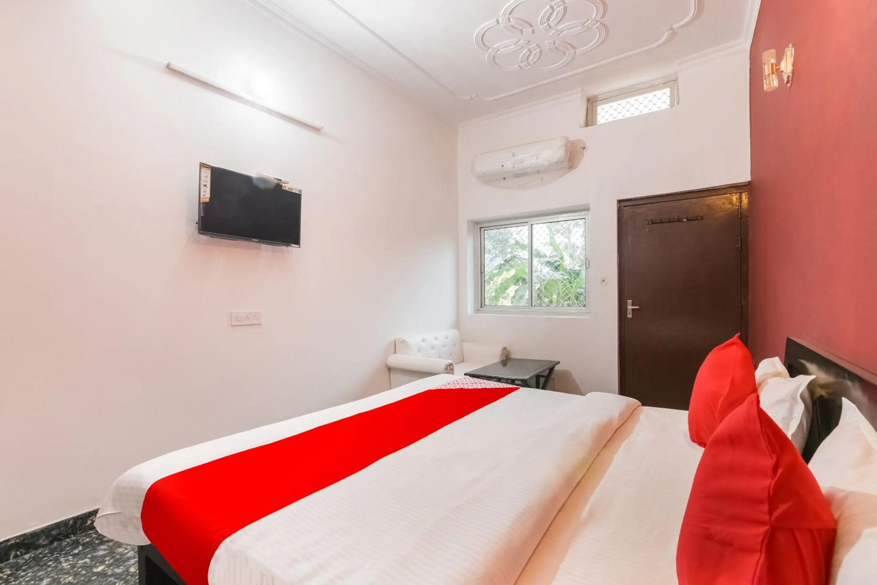 Bedroom, Bed in Hotel O Kavyanjali