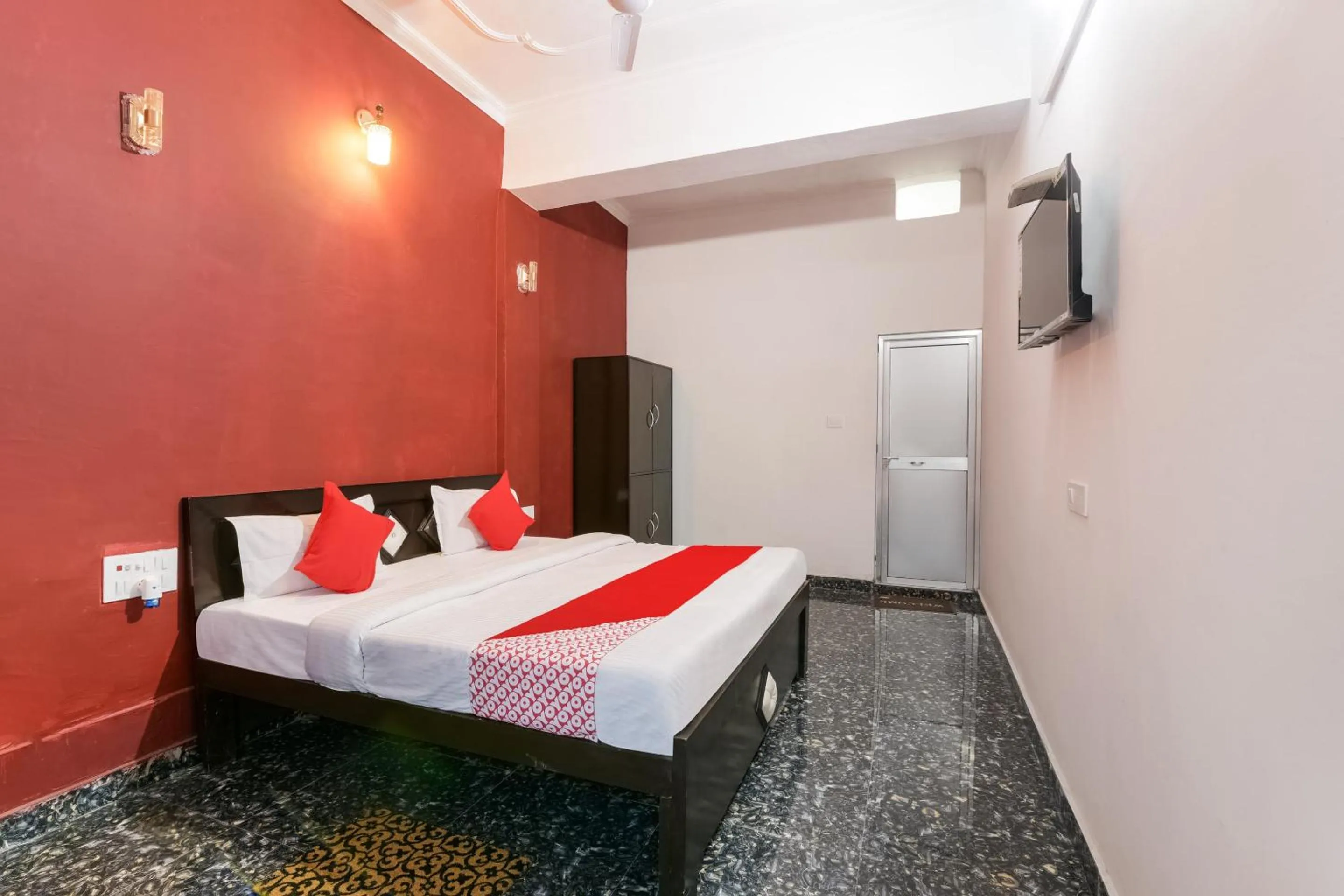 Bedroom, Bed in Hotel O Kavyanjali