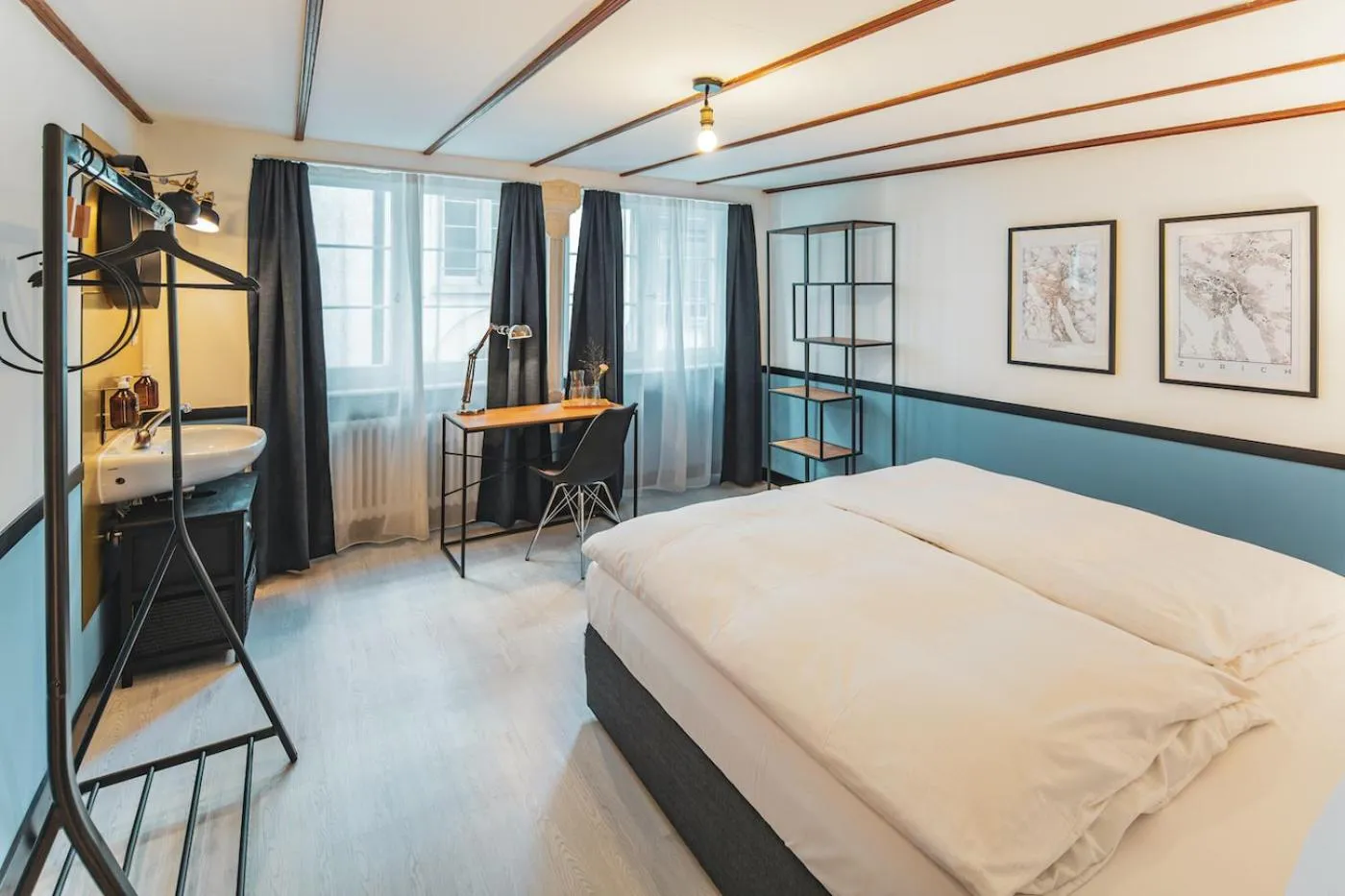 Photo of the whole room, Bed in Pop Up Hotel Krone Zürich