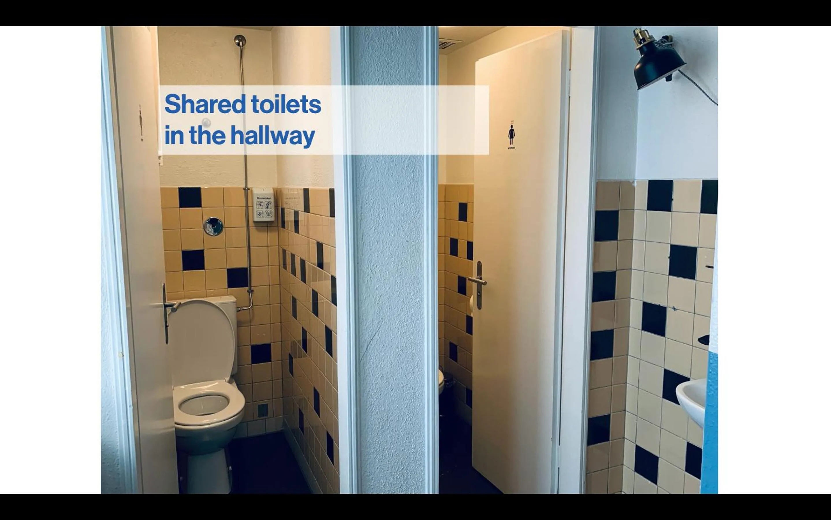 Toilet in Pop Up Hotel Krone Zürich