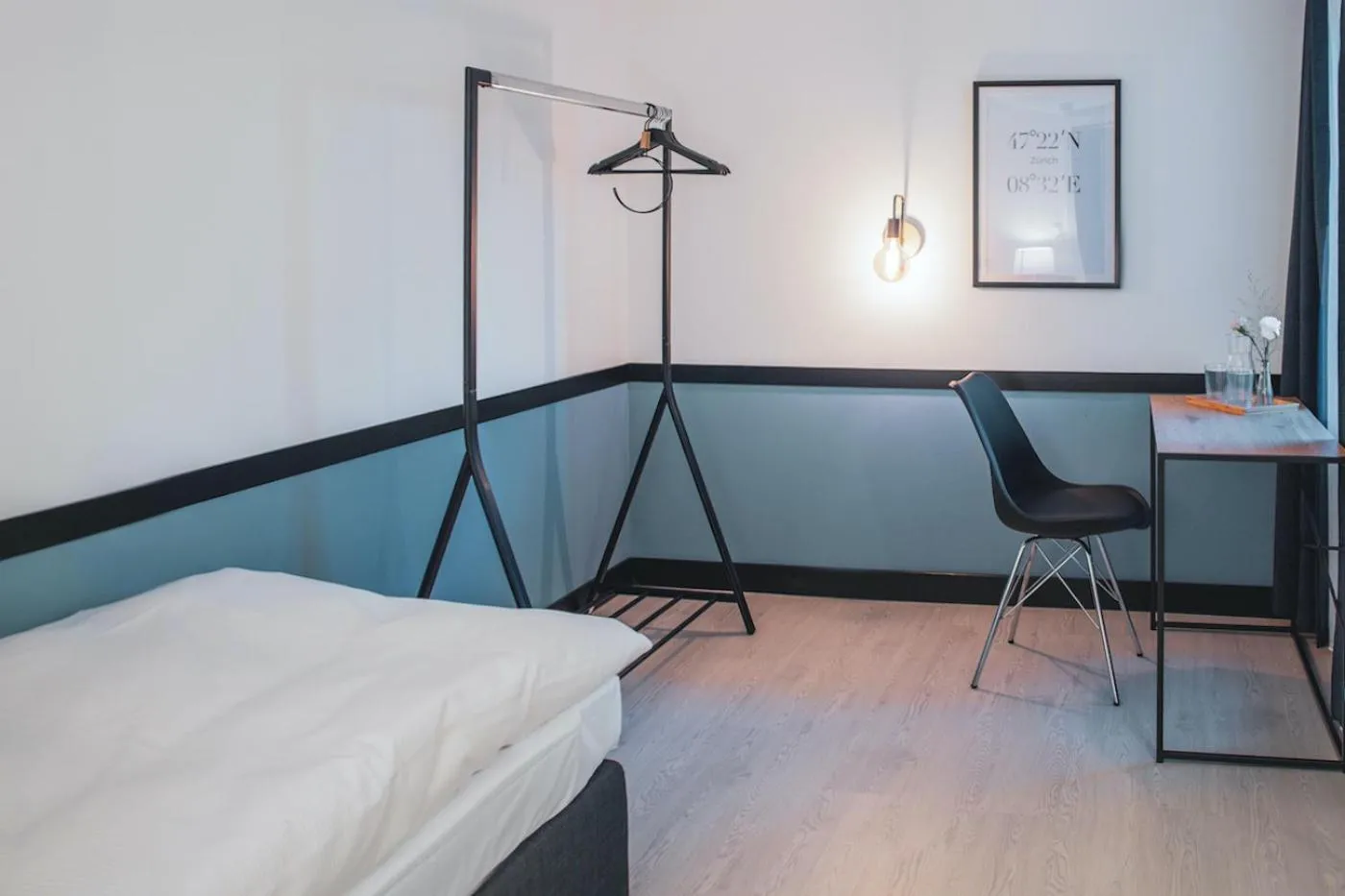 Photo of the whole room, Bed in Pop Up Hotel Krone Zürich