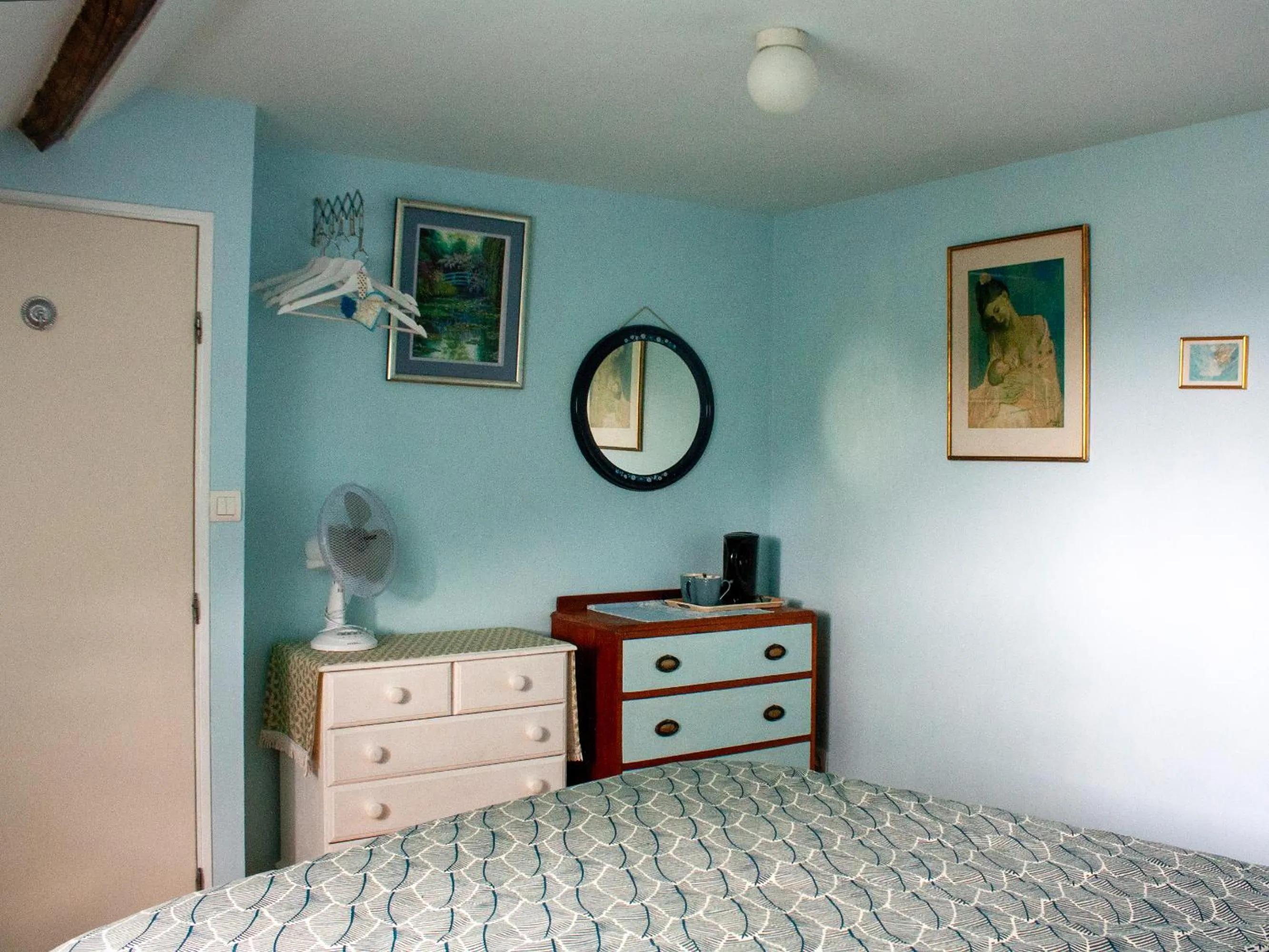 Bedroom, Bed in Vue sur la Vezere