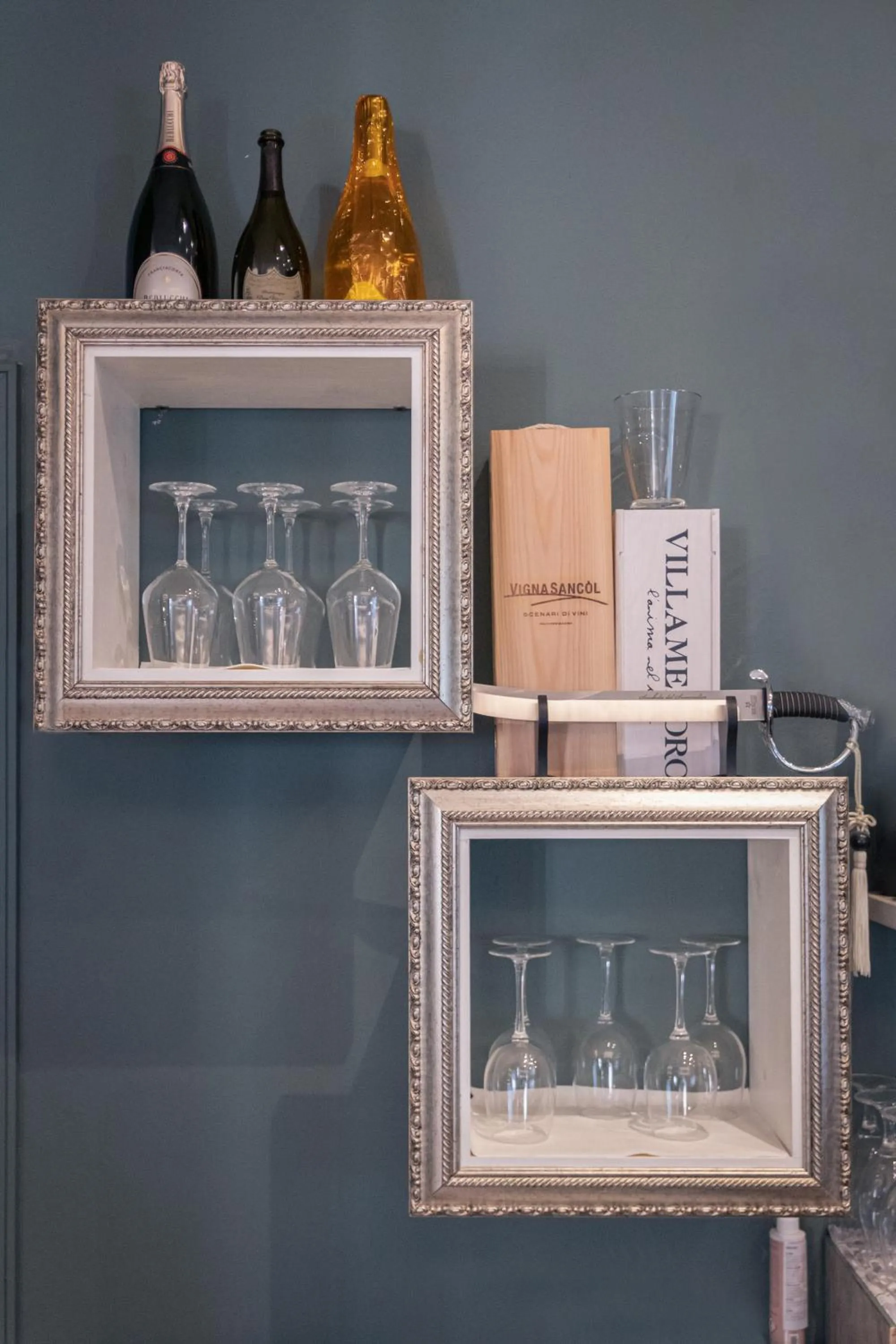 Alcoholic drinks in Hotel Boston