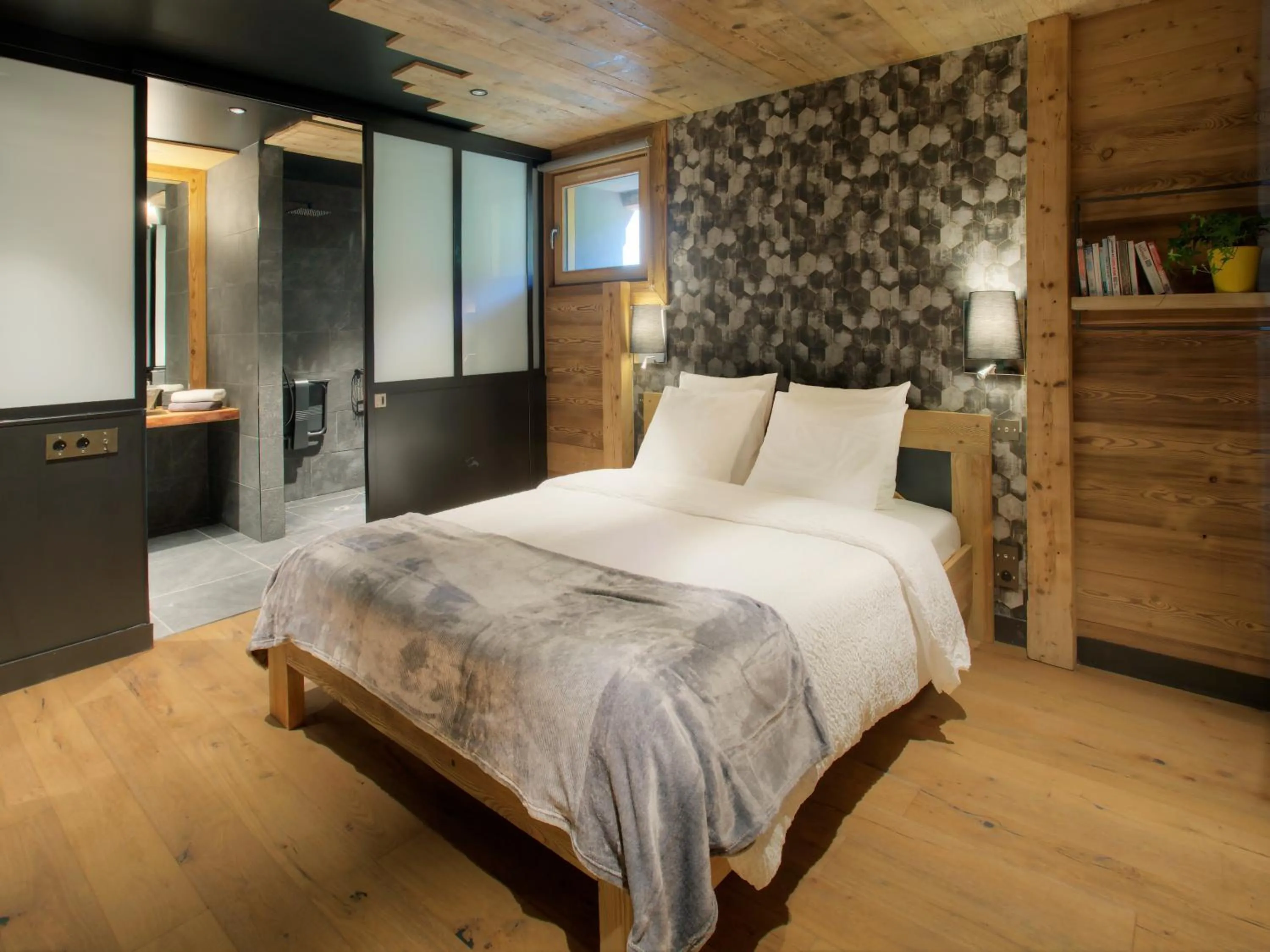 Bed in CHALET 1703 - Refuge Alpin avec Spa & Sauna - l'esprit maison au Coeur des Alpes - Adults Only
