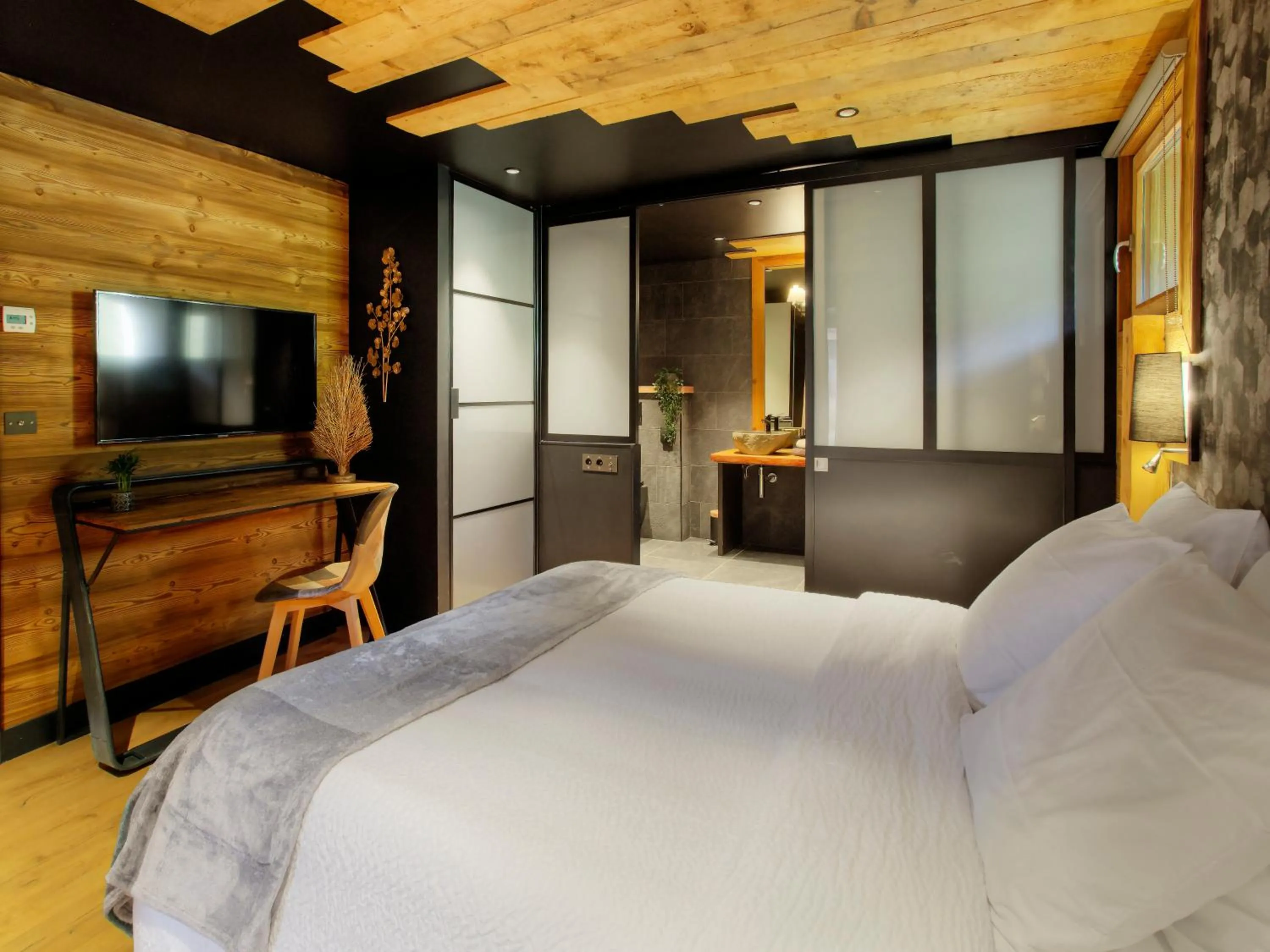 Bed in CHALET 1703 - Refuge Alpin avec Spa & Sauna - l'esprit maison au Coeur des Alpes - Adults Only