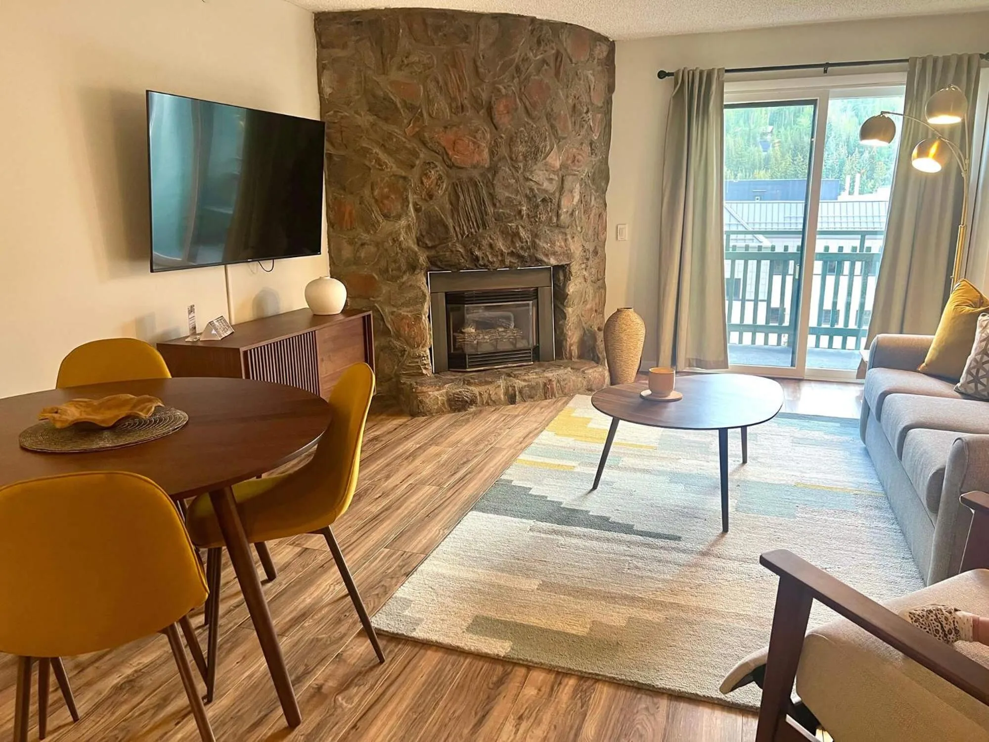 Living room in Evergreen Lodge at Vail