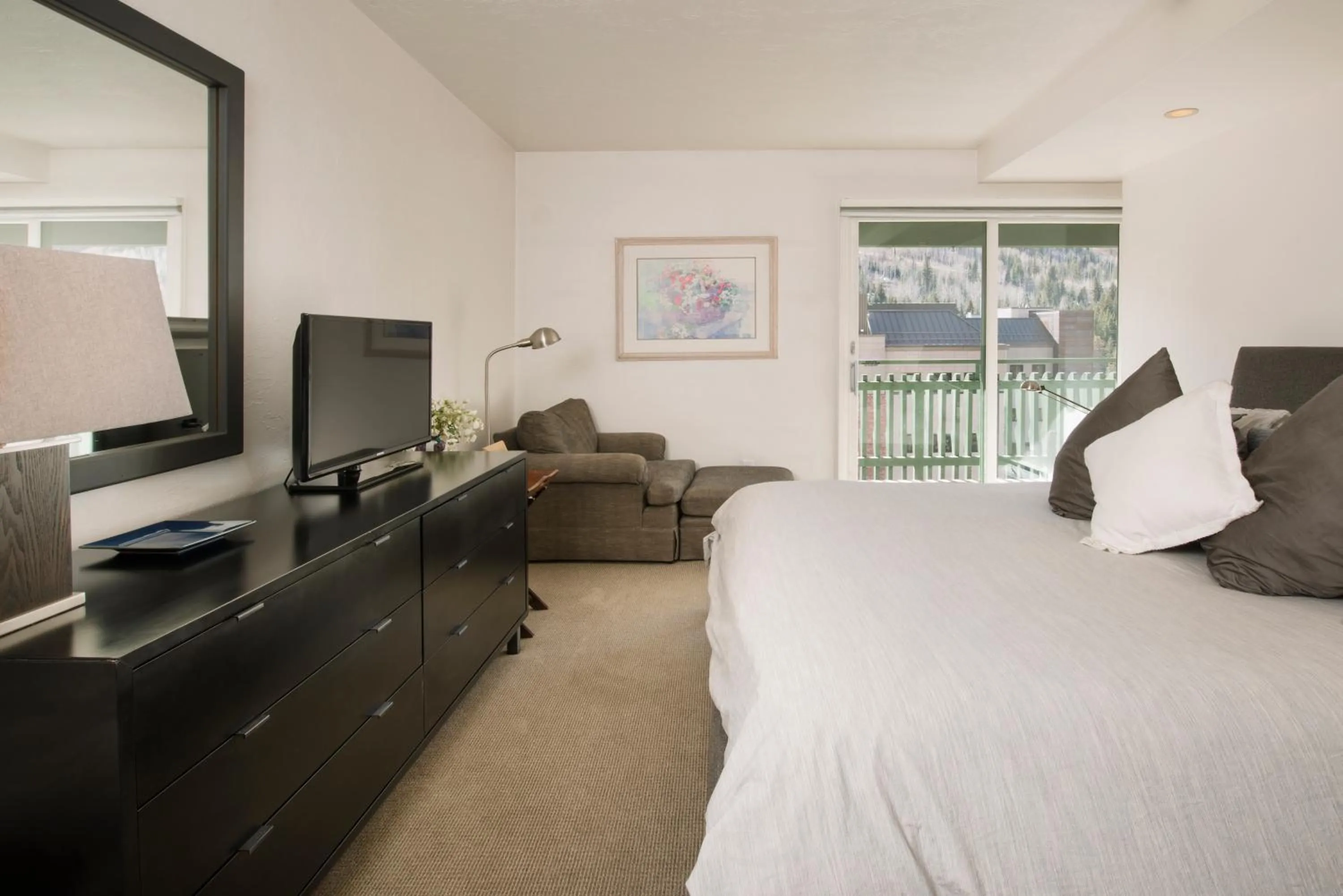 Bedroom, Bed in Evergreen Lodge at Vail