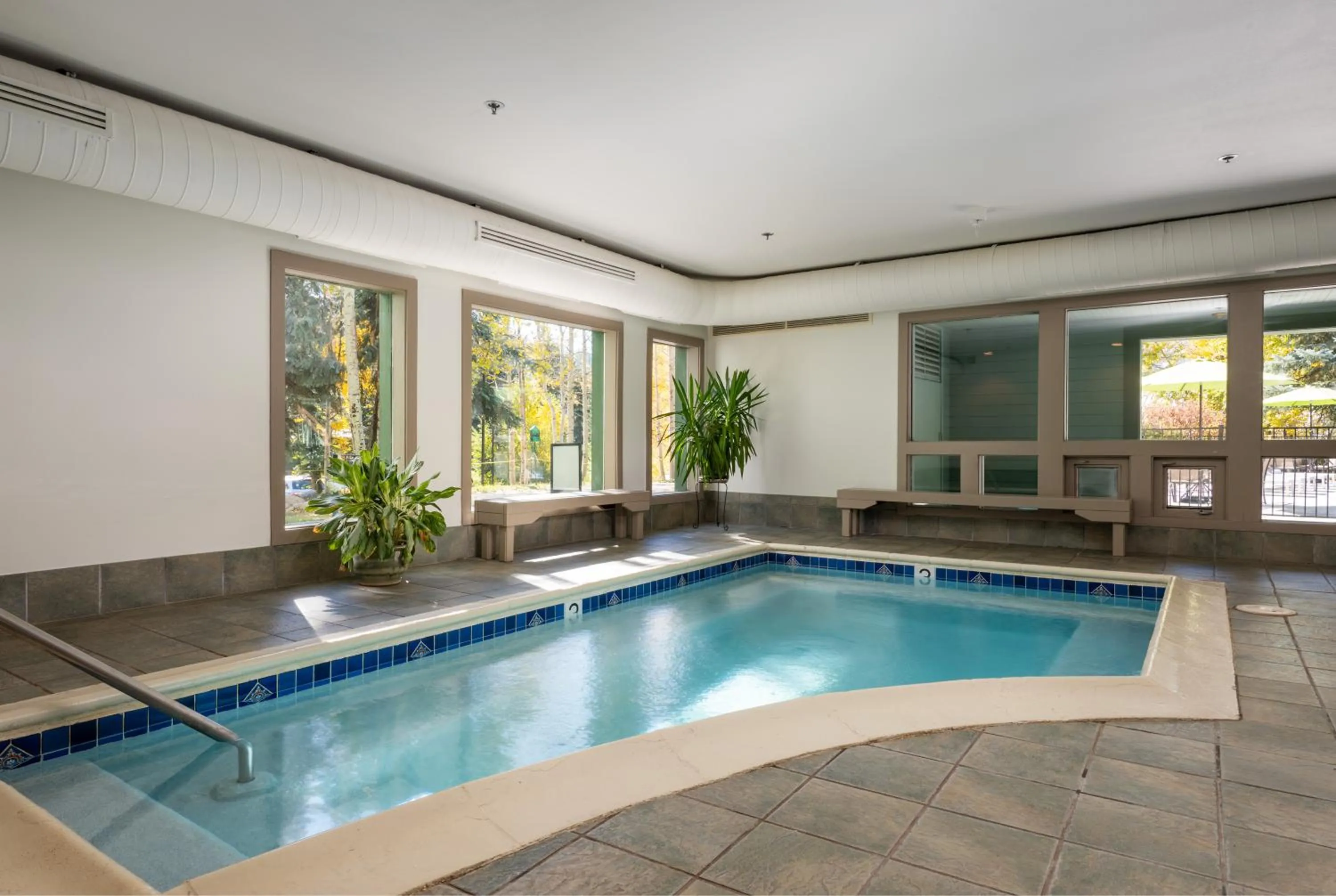 Hot Tub in Evergreen Lodge at Vail
