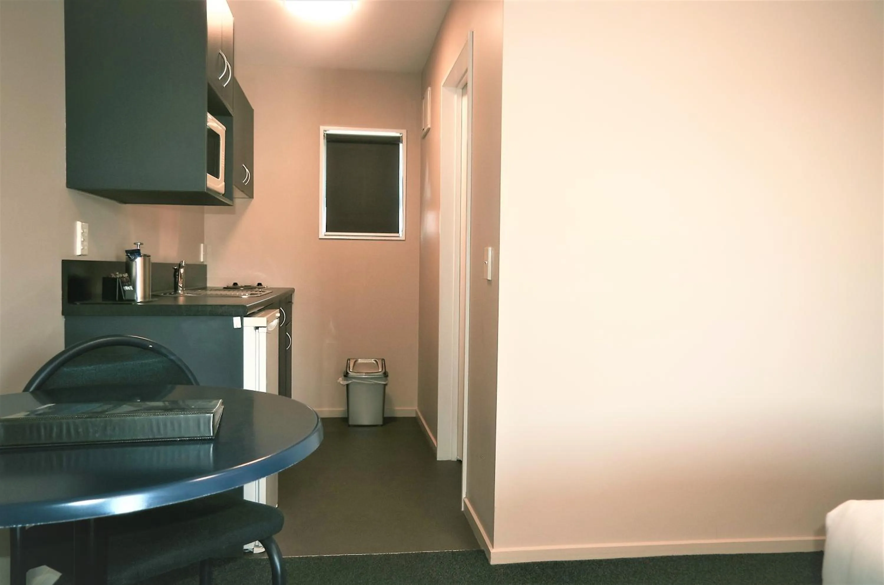 kitchen in Phoenix Motels