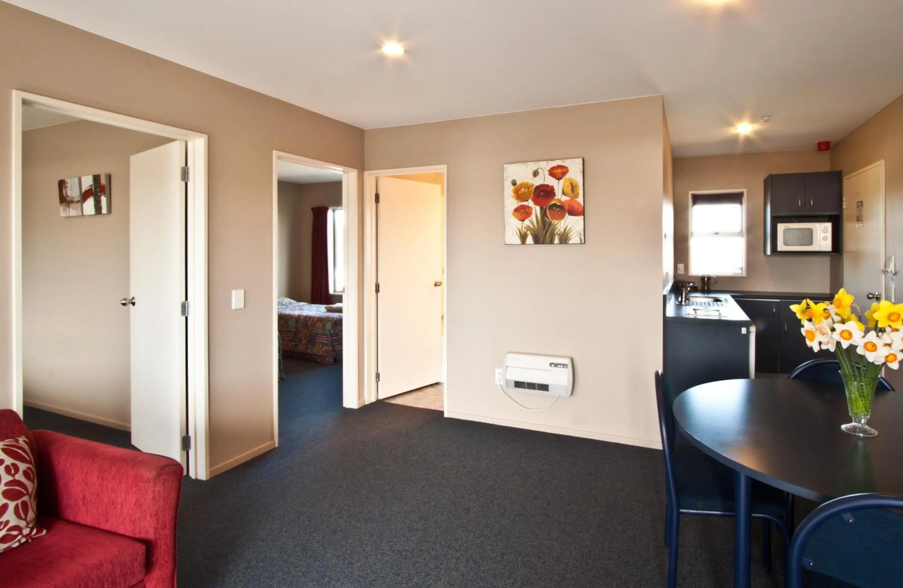 Kitchen or kitchenette in Phoenix Motels