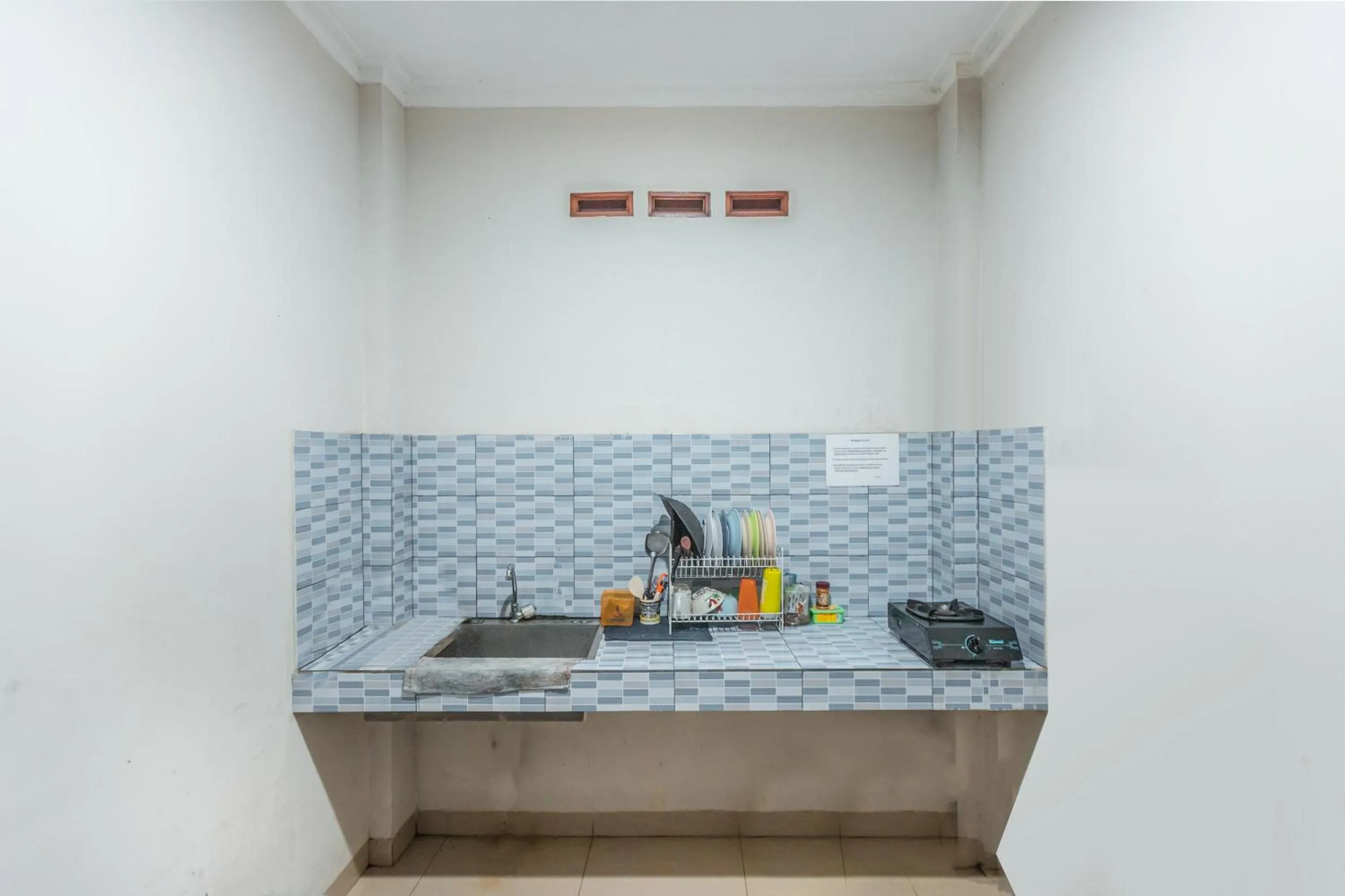 Kitchen or kitchenette in OYO Life 2335 Kos 89