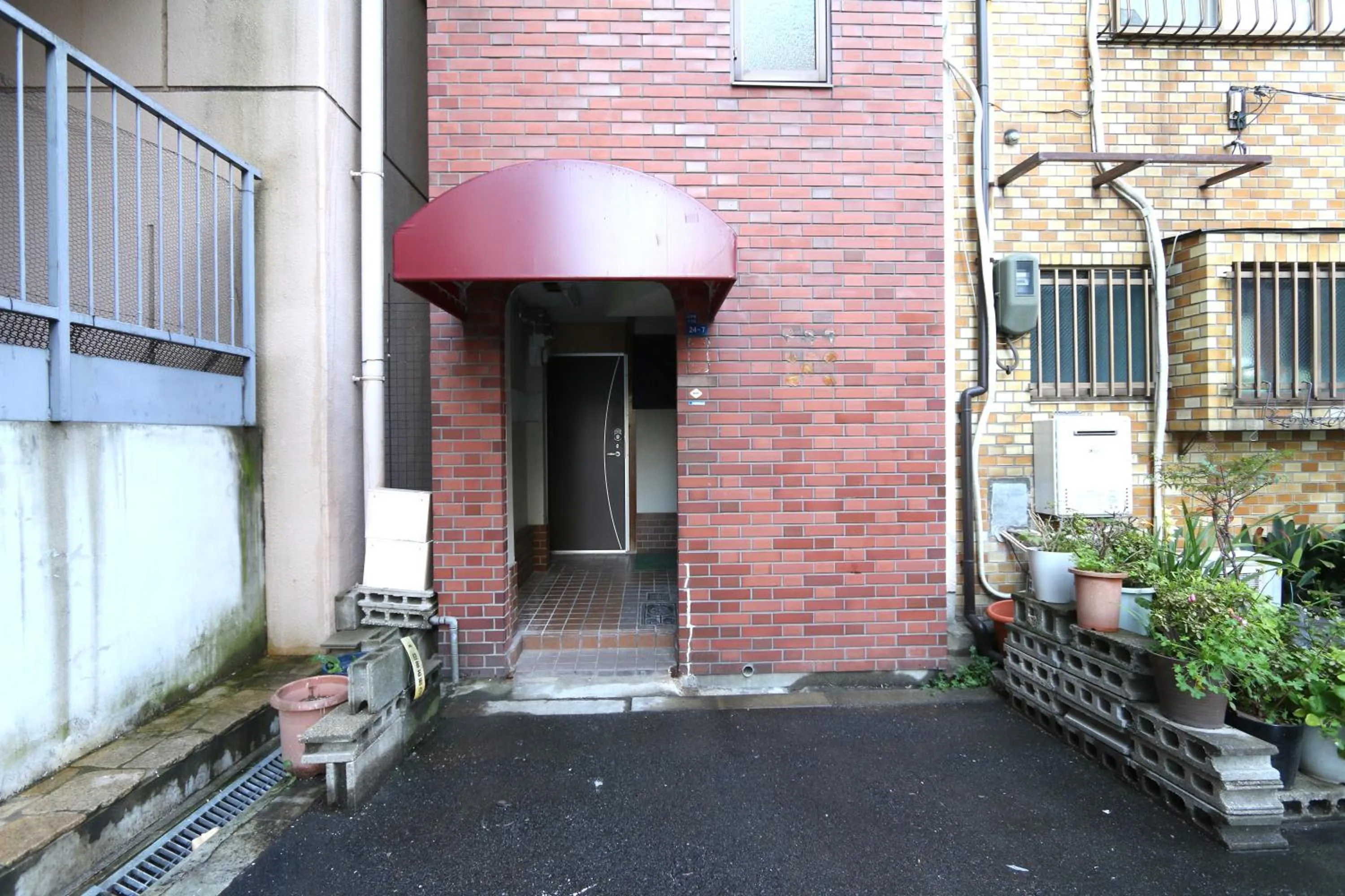 Property building in EK1 Elizabeth Garden Kuromon