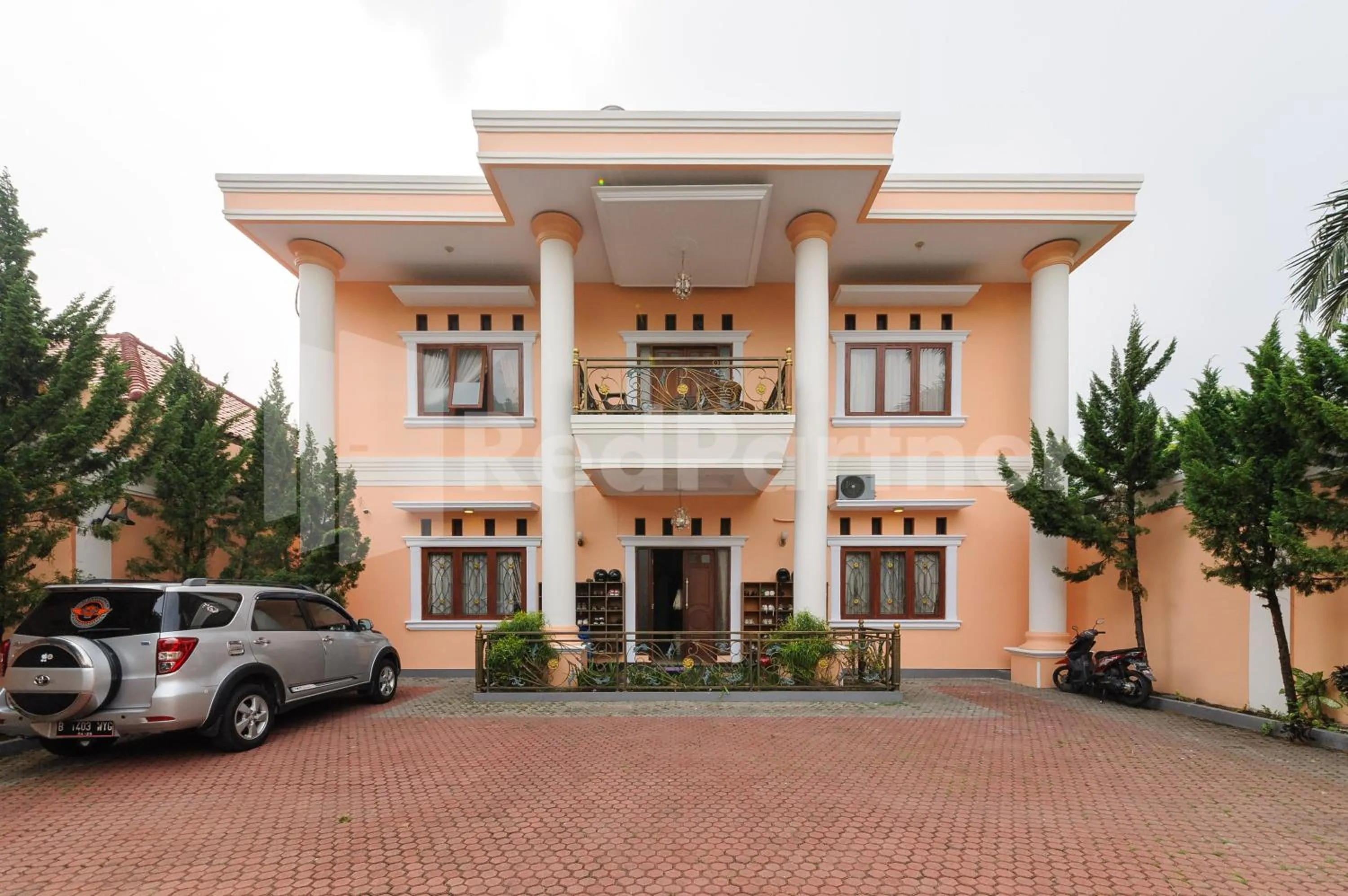 Property building in Pondok Cimanggu Syariah Mitra RedDoorz