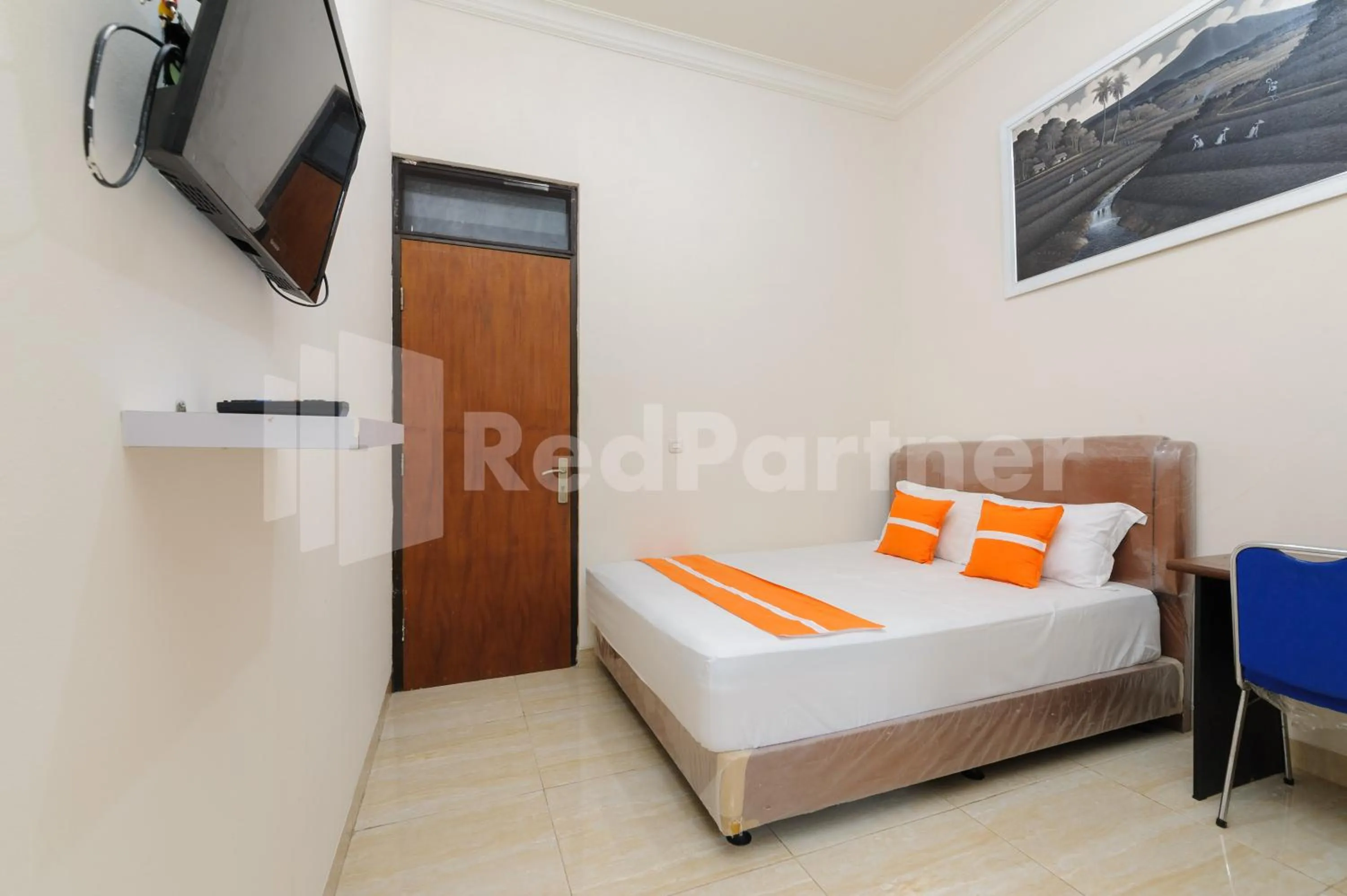 Bedroom, Bed in Pondok Cimanggu Syariah Mitra RedDoorz