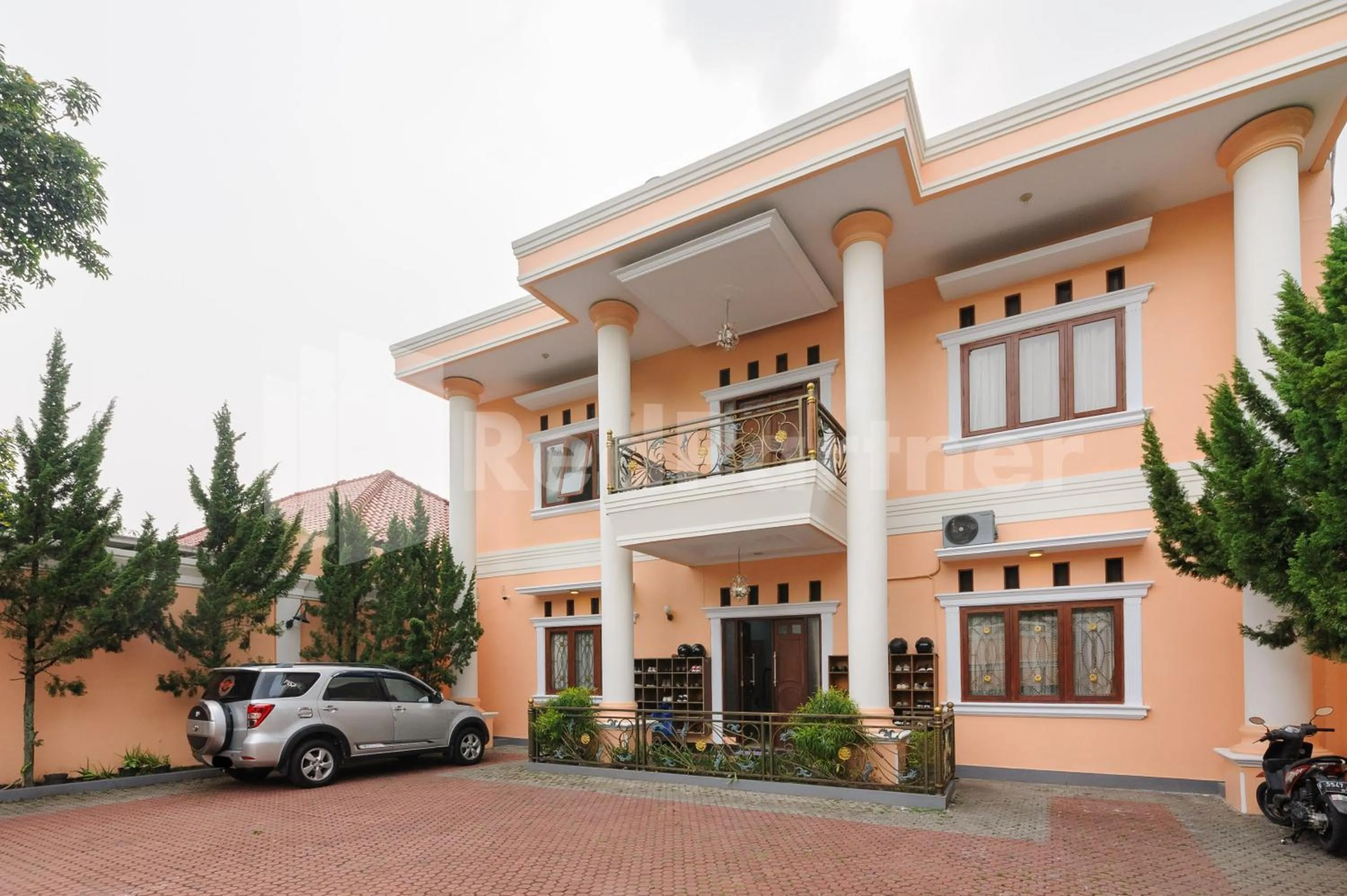 Property building in Pondok Cimanggu Syariah Mitra RedDoorz