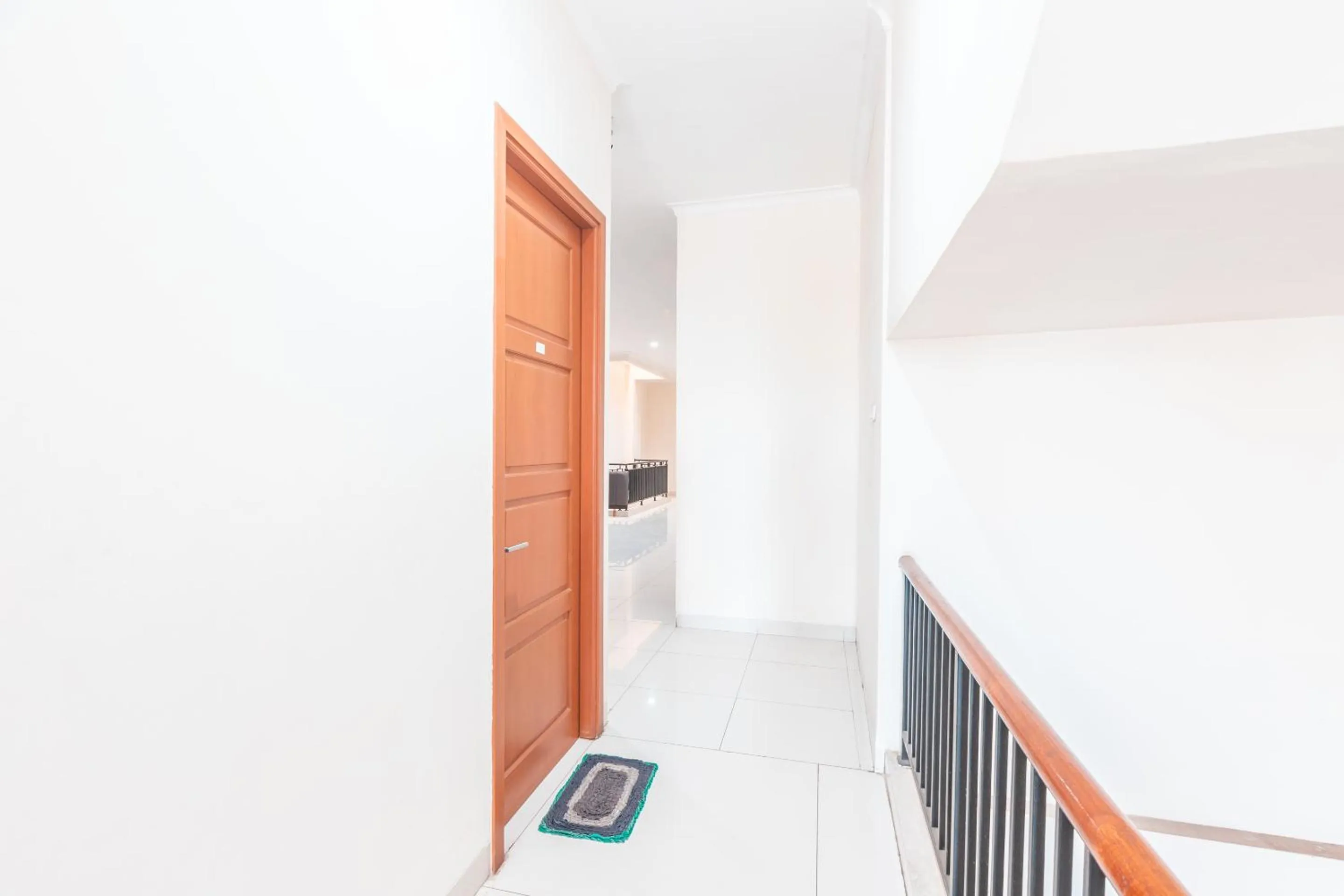 Area and facilities in RedDoorz near Universitas Esa Unggul Bekasi Harapan Indah