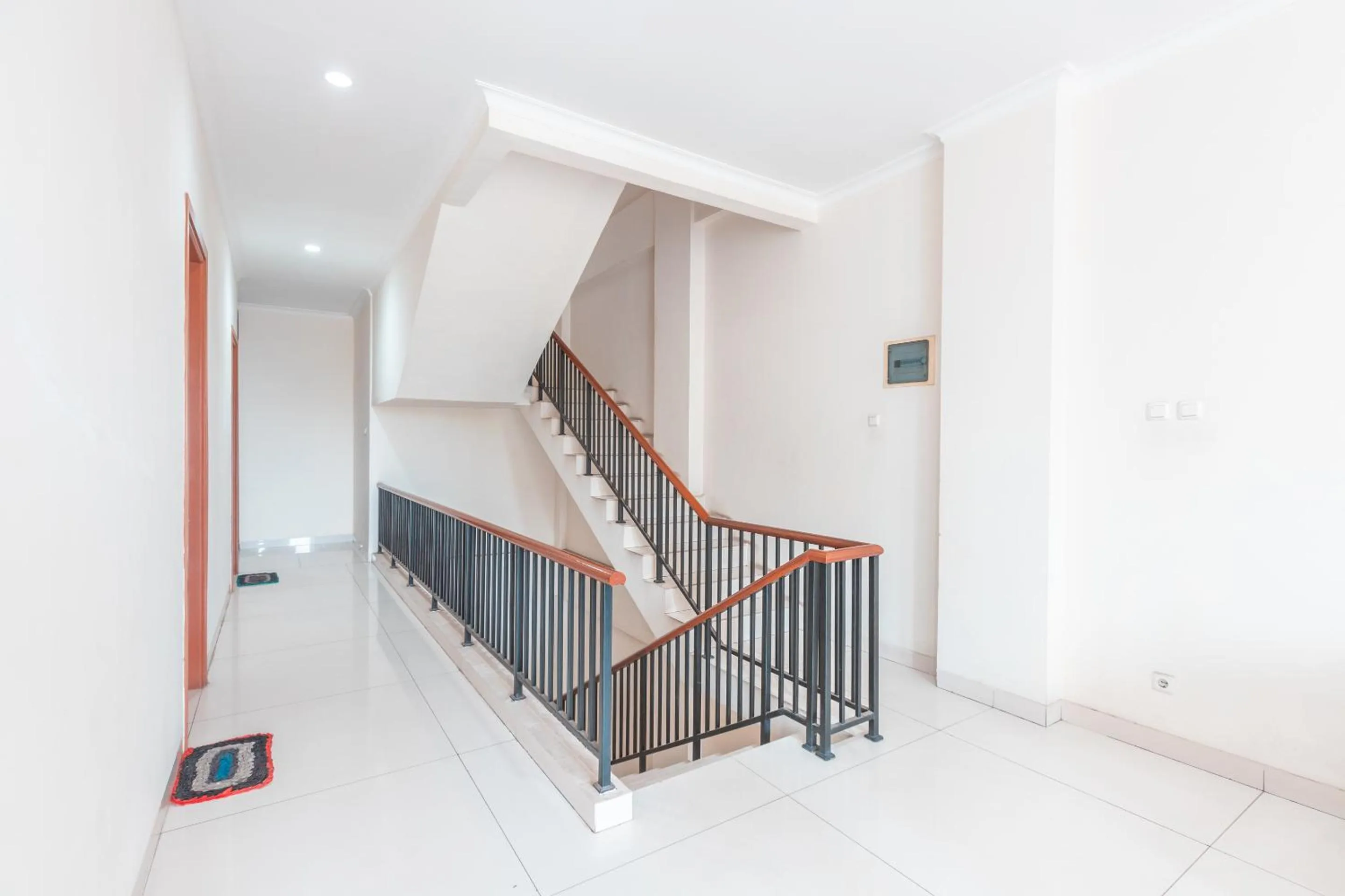 Area and facilities in RedDoorz near Universitas Esa Unggul Bekasi Harapan Indah