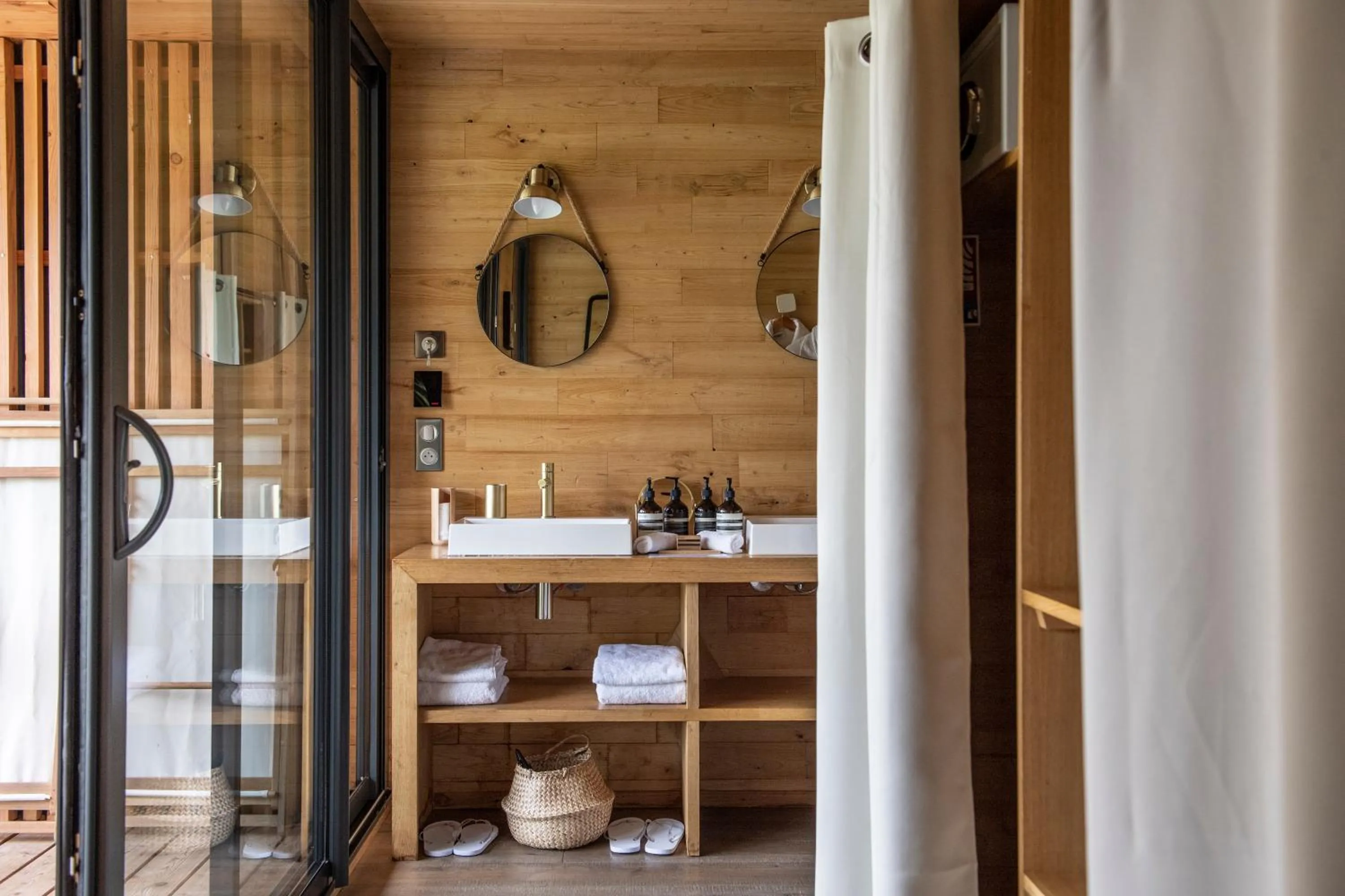 Loire Valley Lodges - Hotel