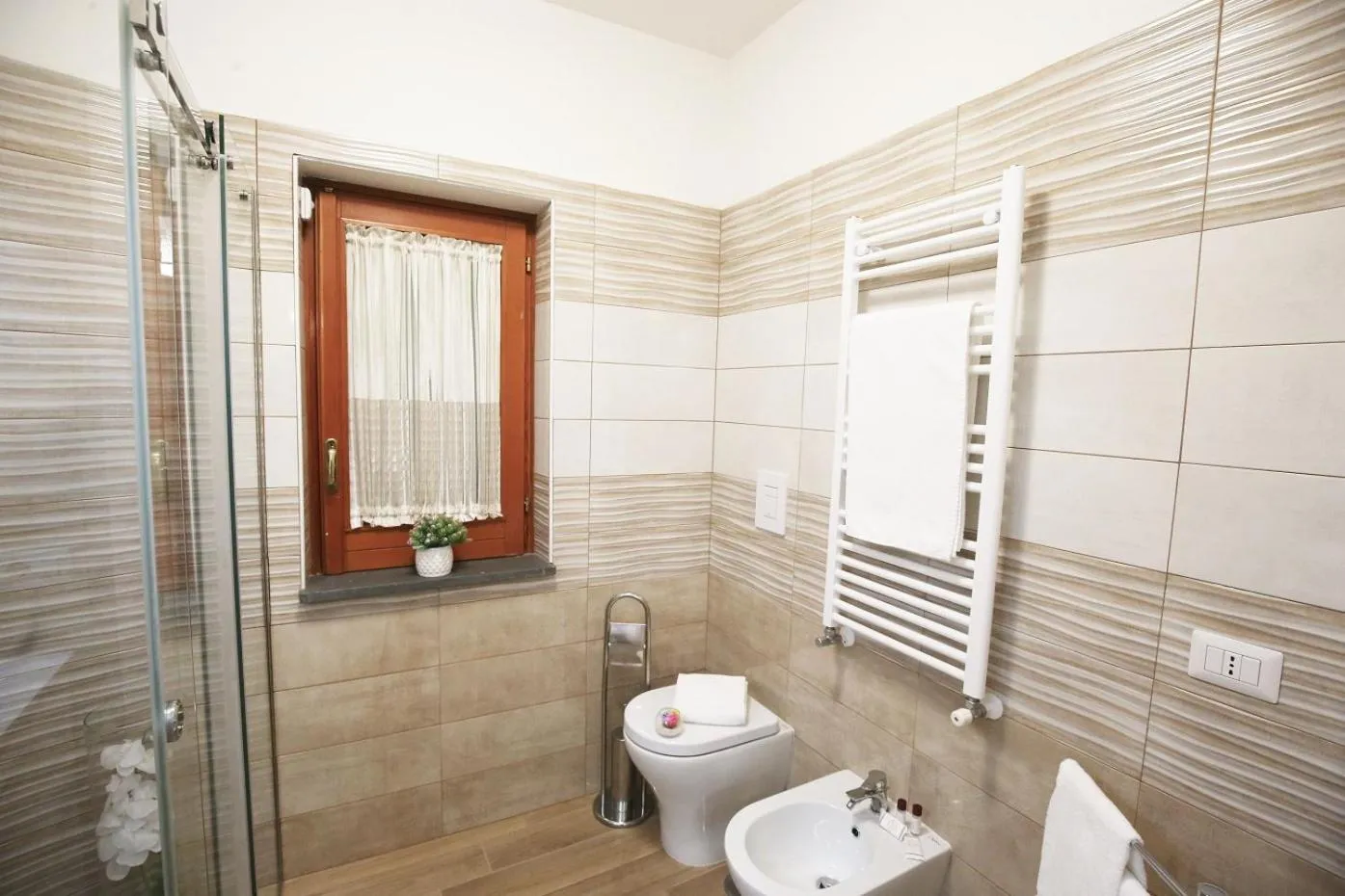 Shower in Home Olympus Vesuvio