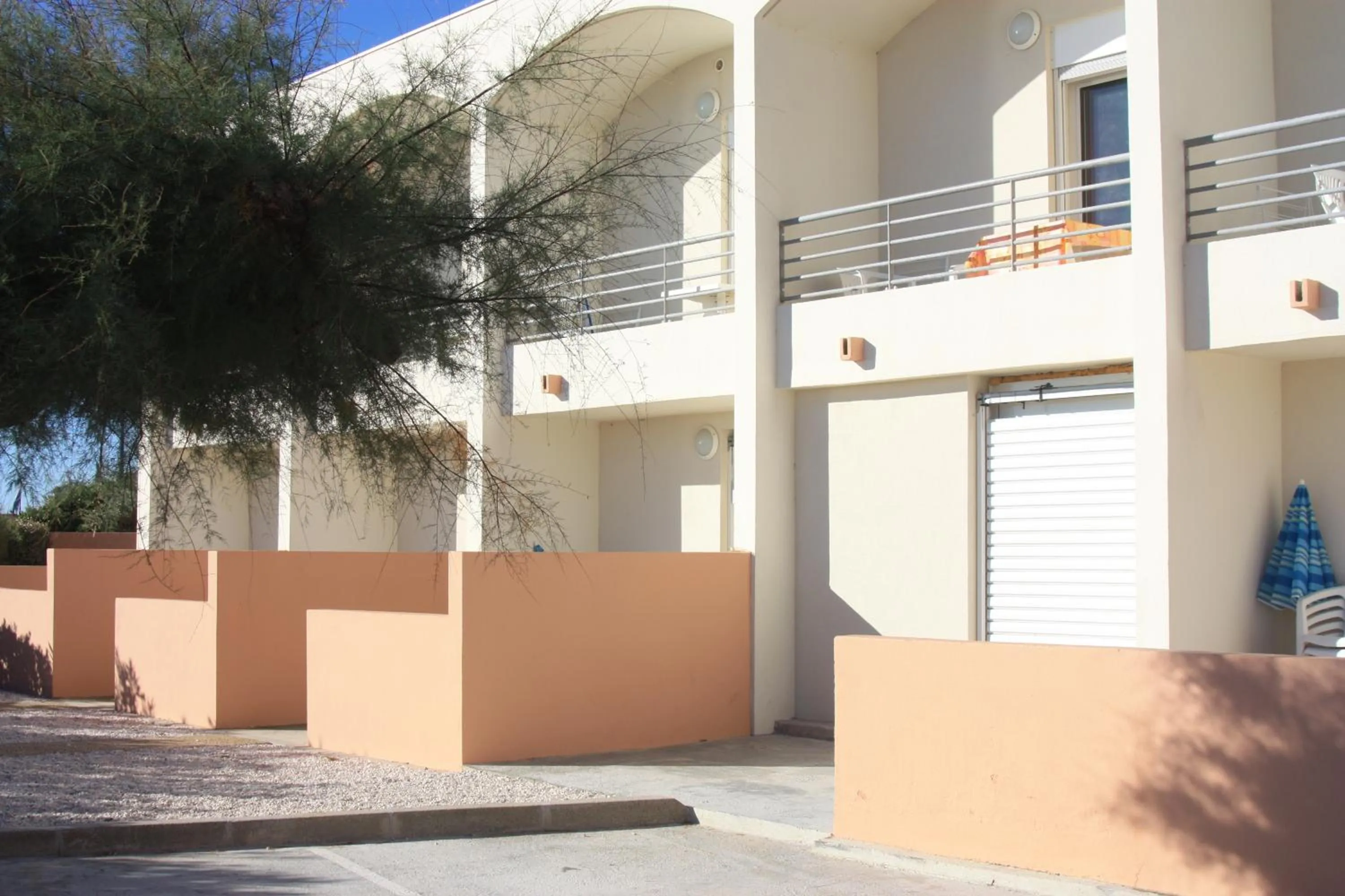 Facade/entrance in Les Stoechades