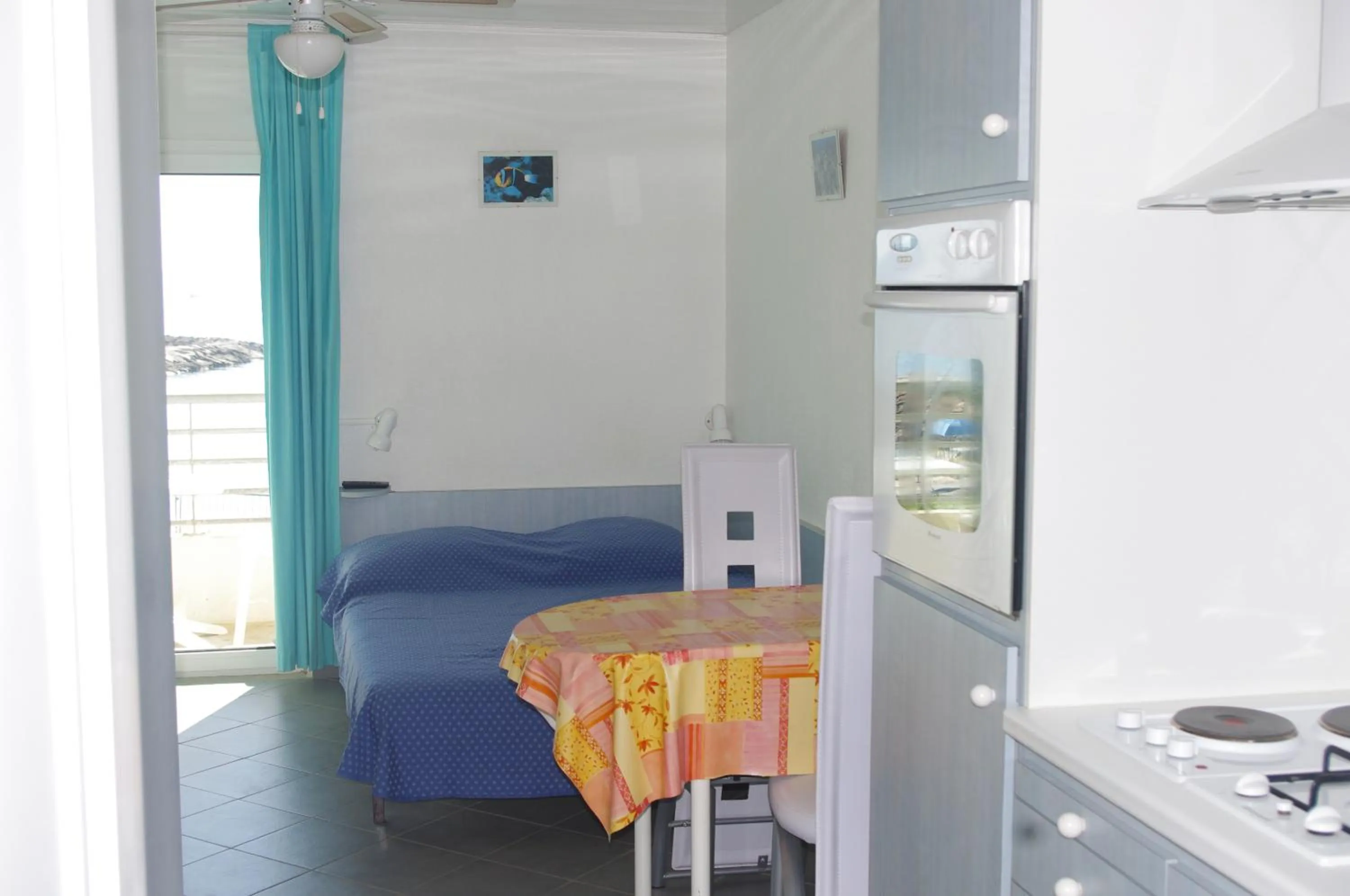 Photo of the whole room, Bed in Les Stoechades