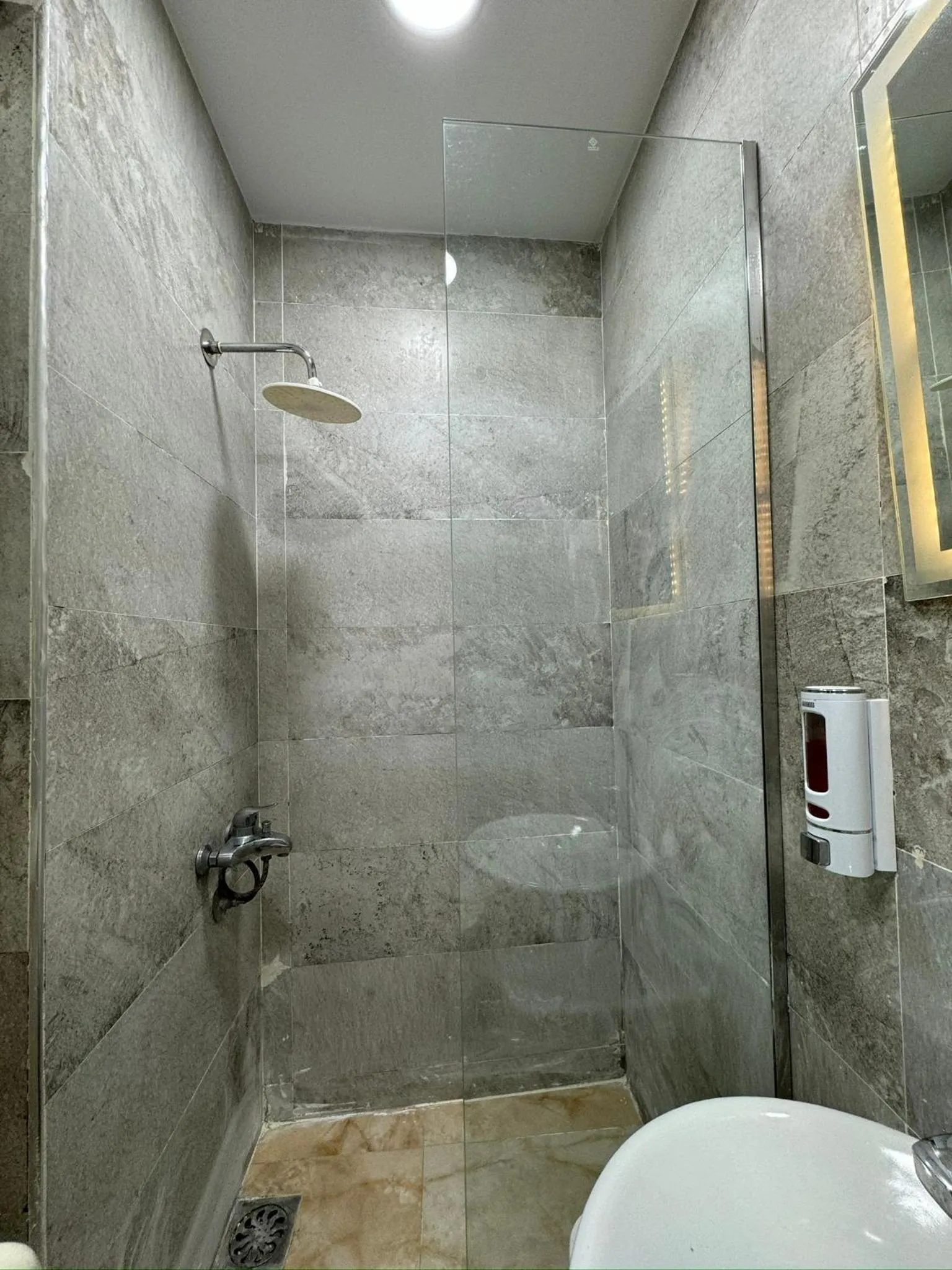 Shower in Pyramids Gardens Hotel