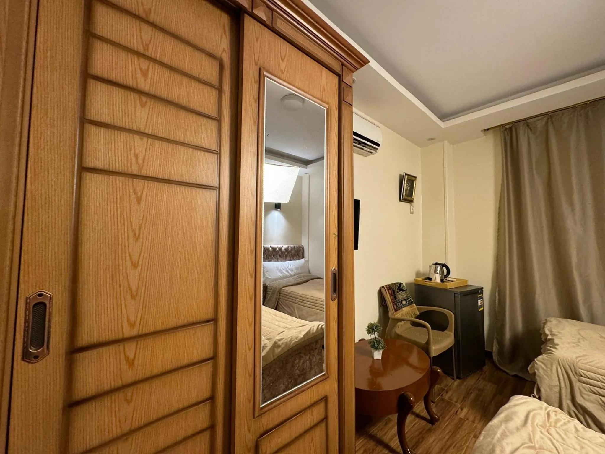 Seating area, Bed in Pyramids Gardens Hotel