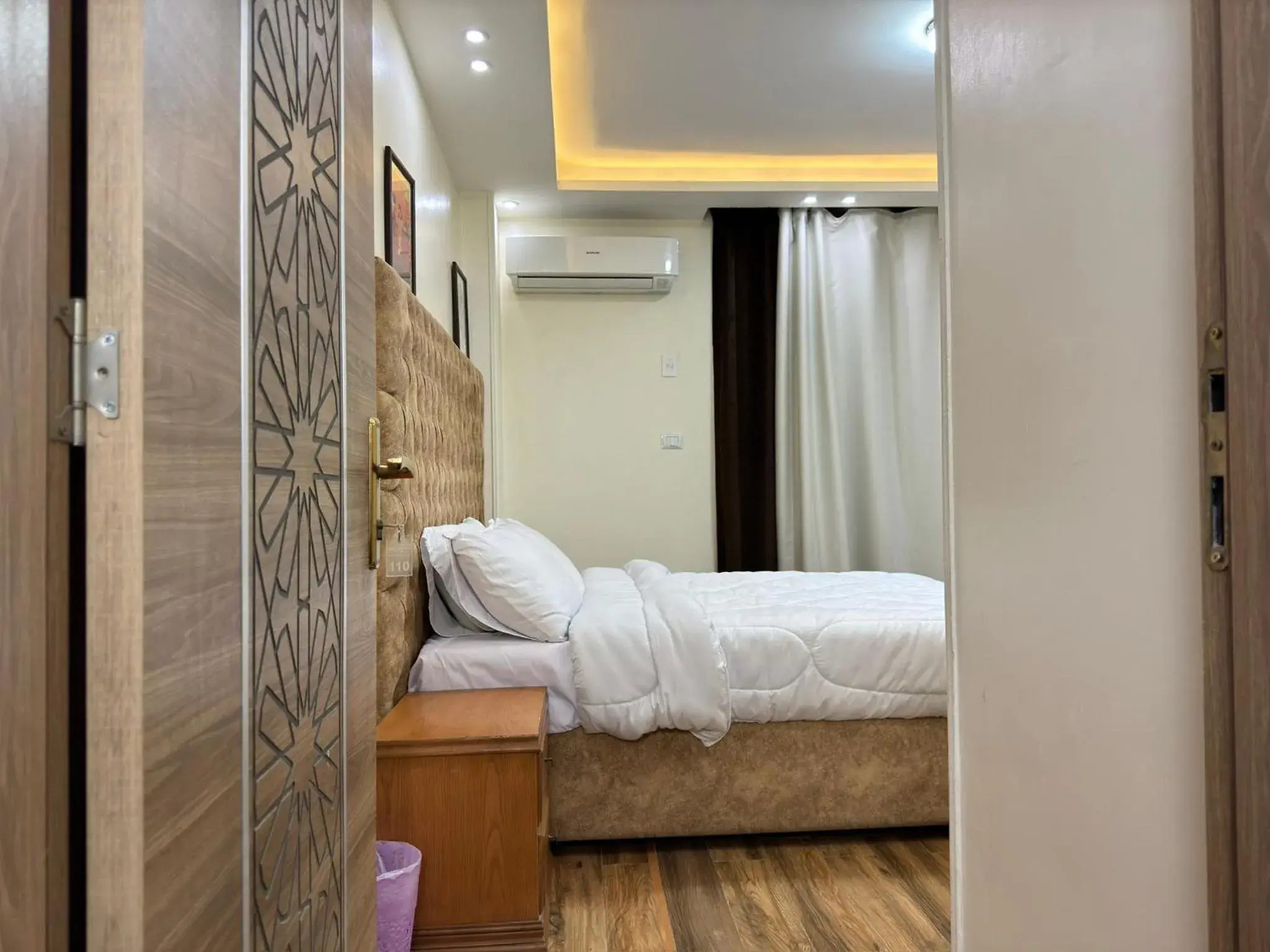 Deluxe Double Room with Balcony in Pyramids Gardens Hotel Deluxe Double Room with Balcony in Pyramids Gardens Hotel