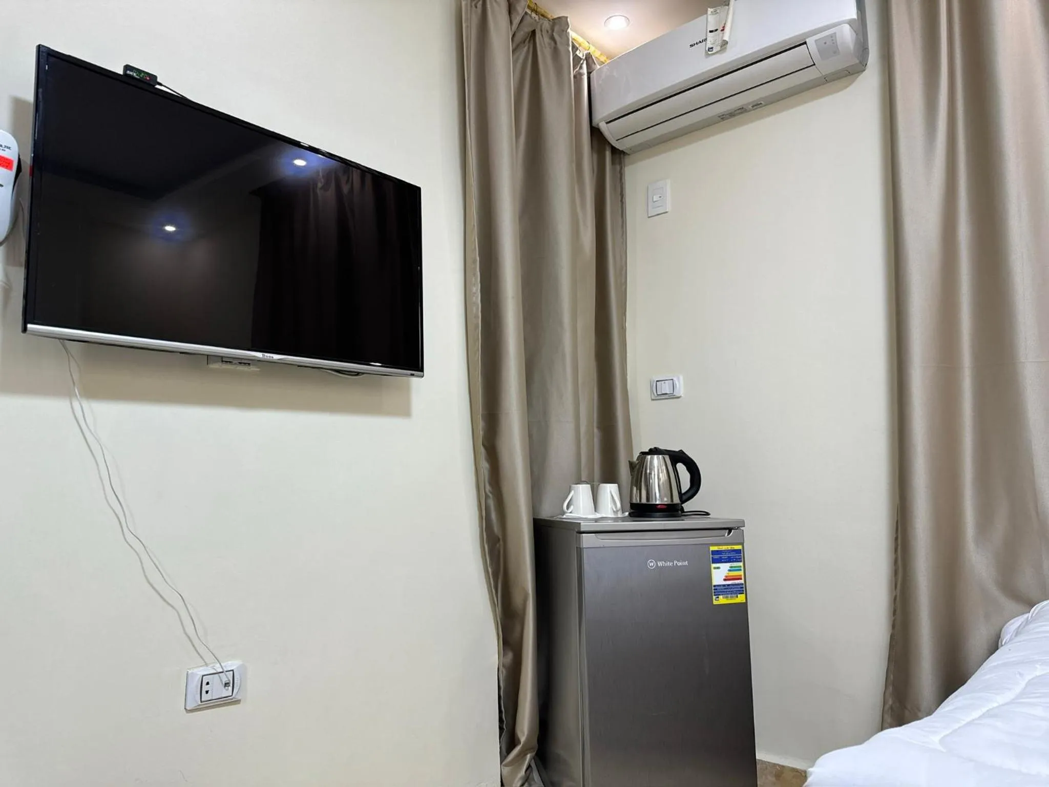 TV and multimedia, Bed in Pyramids Gardens Hotel