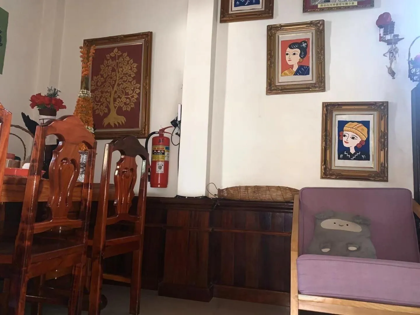 Communal lounge/ TV room in A Tee Guesthouse