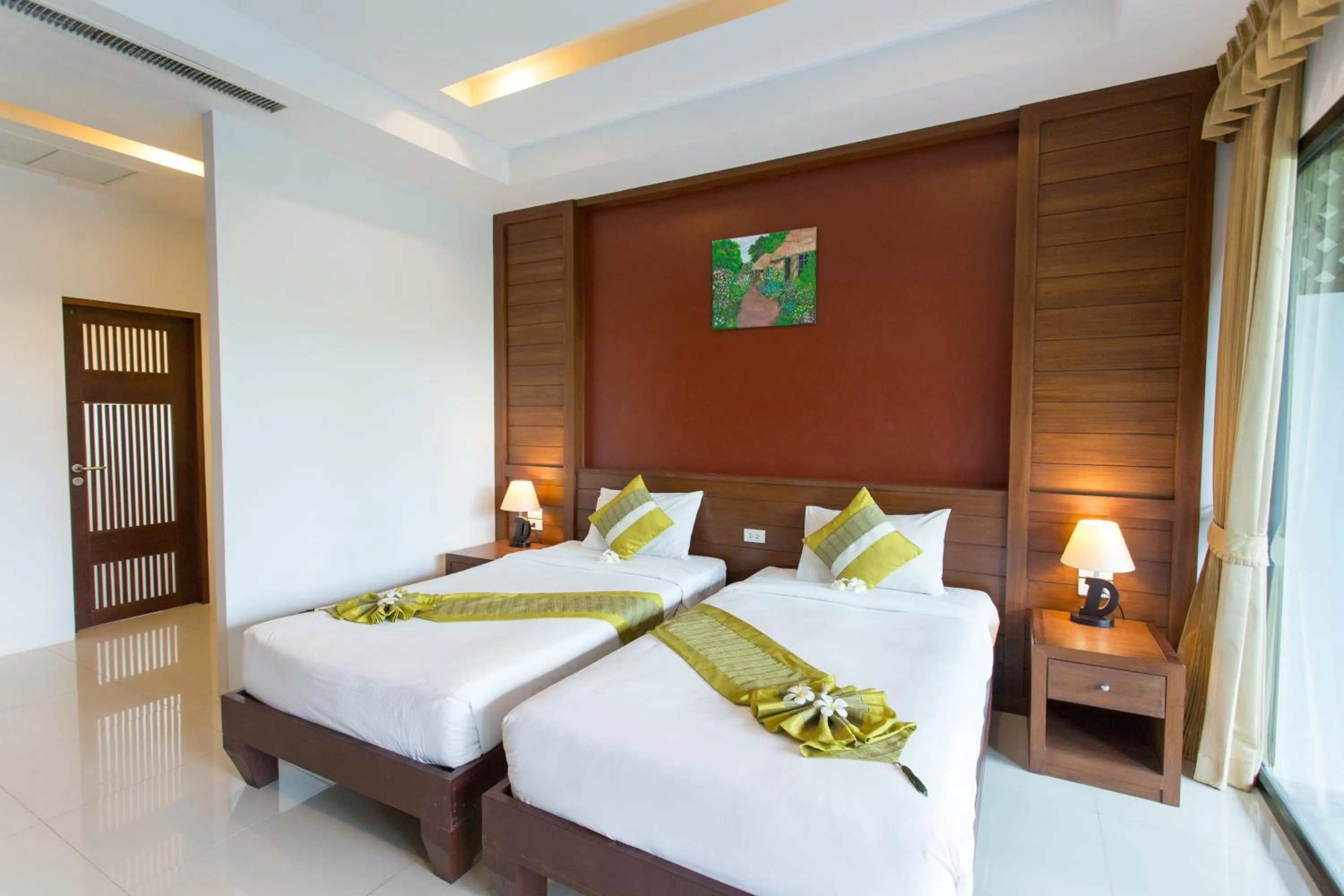 Bed in Samui Honey Suite