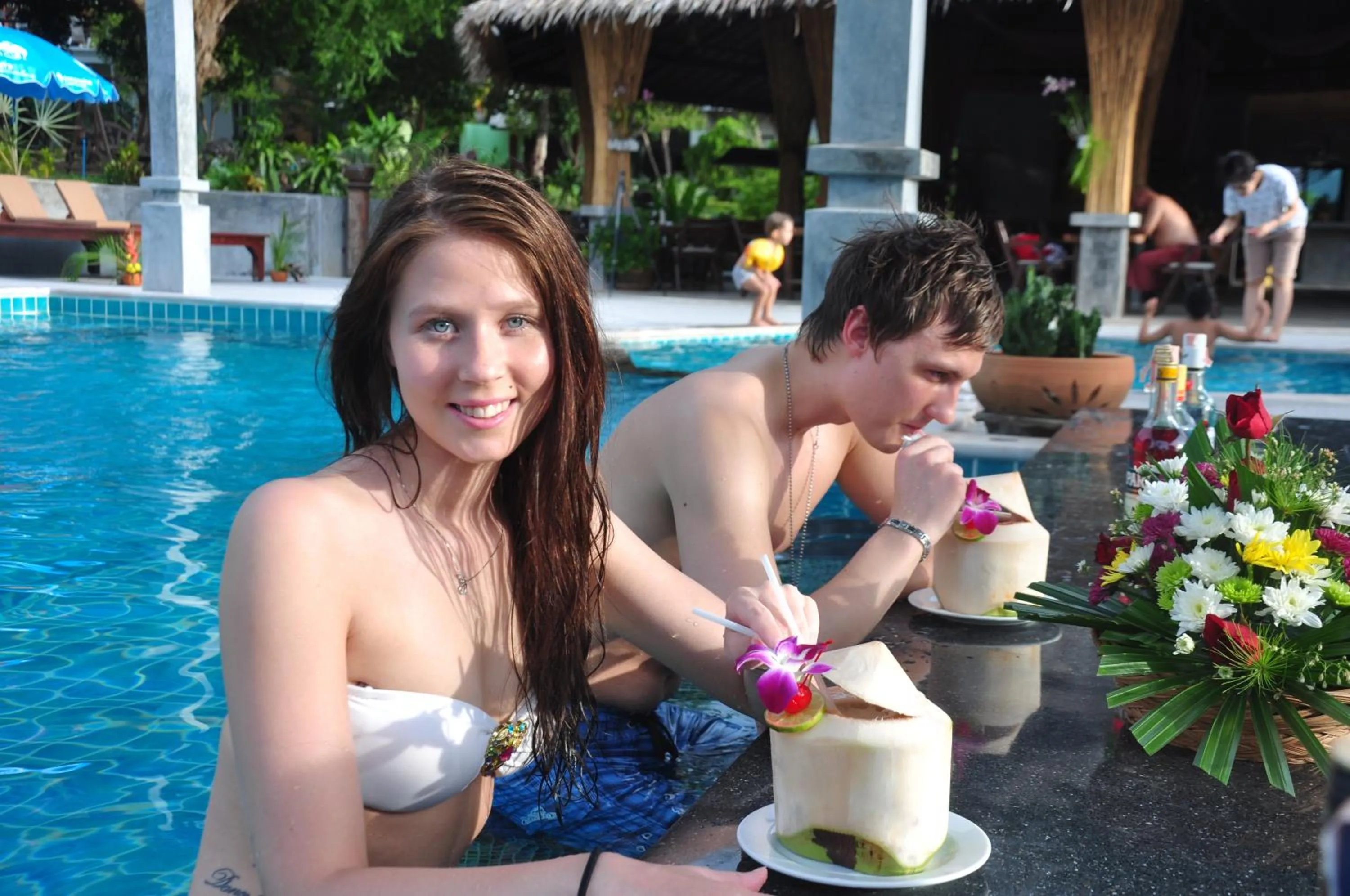 Swimming pool in Samui Honey Suite